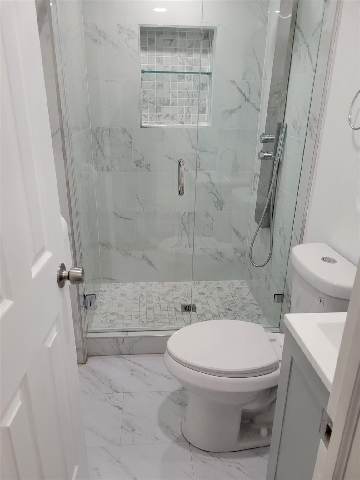 Plantation Park 43-18 B - Residential Lease