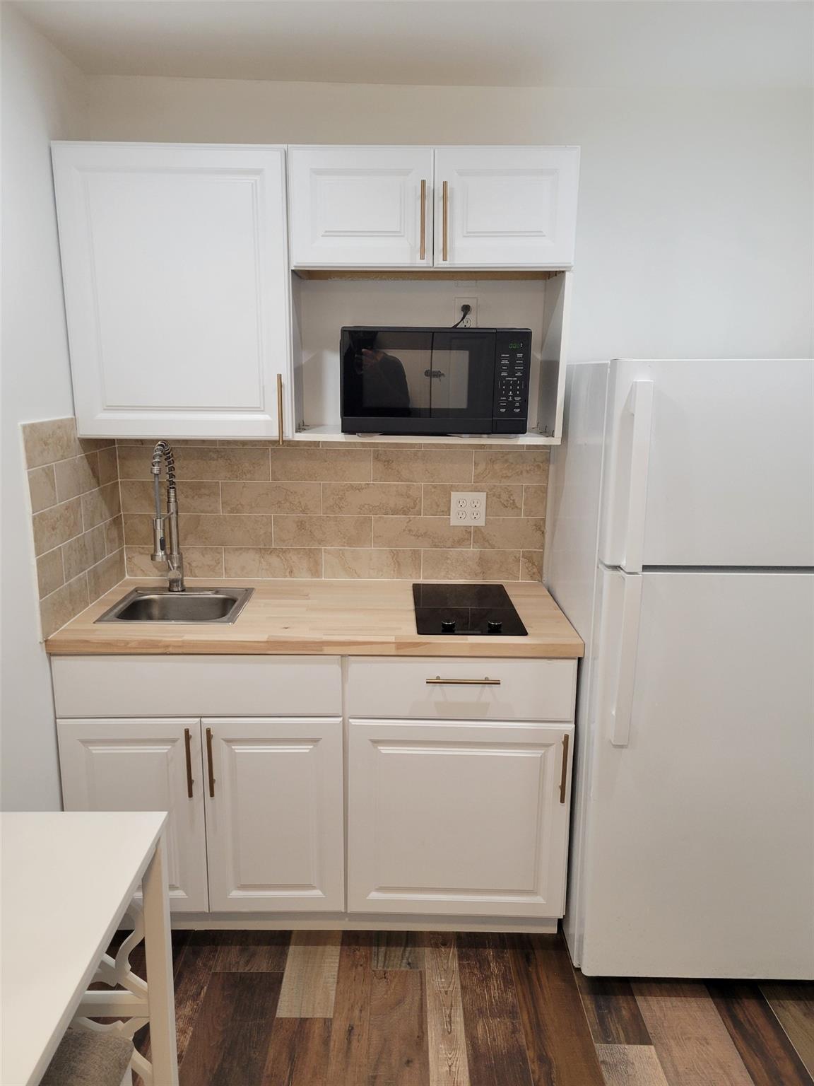 Plantation Park 43-18 B - Residential Lease