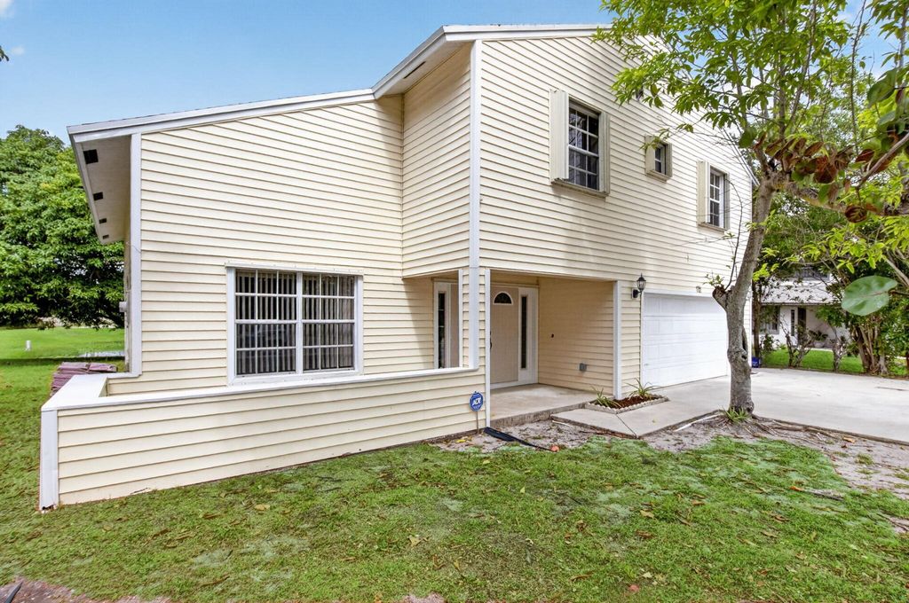 Photo of 1751 Banyan Creek Court, Boynton Beach, FL 33436 (MLS # B26024182)