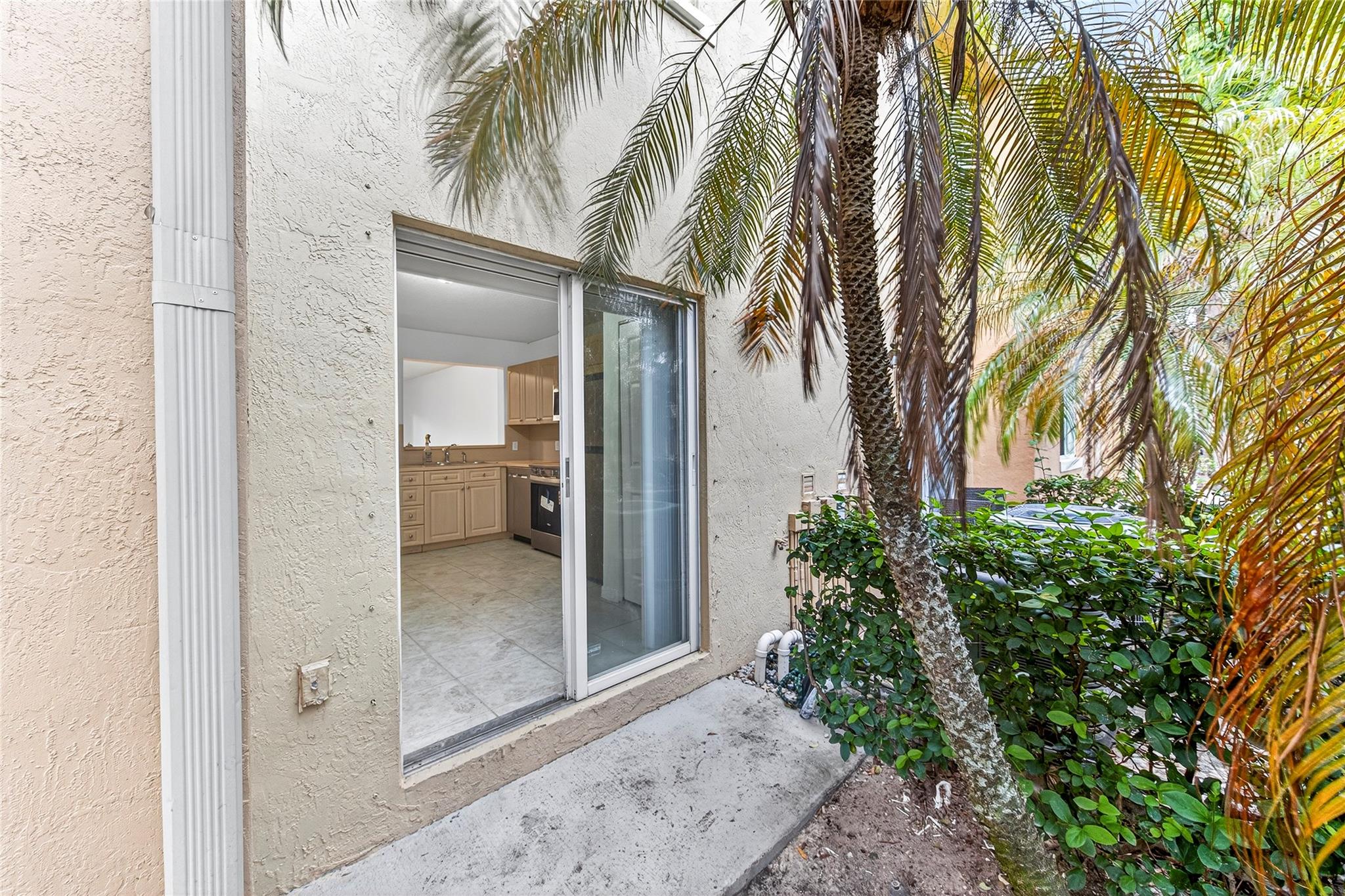 7901 NW 6th St 103