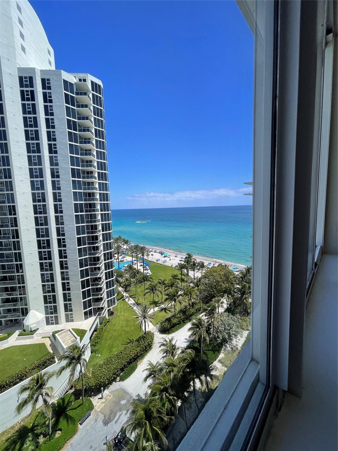 THE AVENTURA BEACH CLUB - Residential