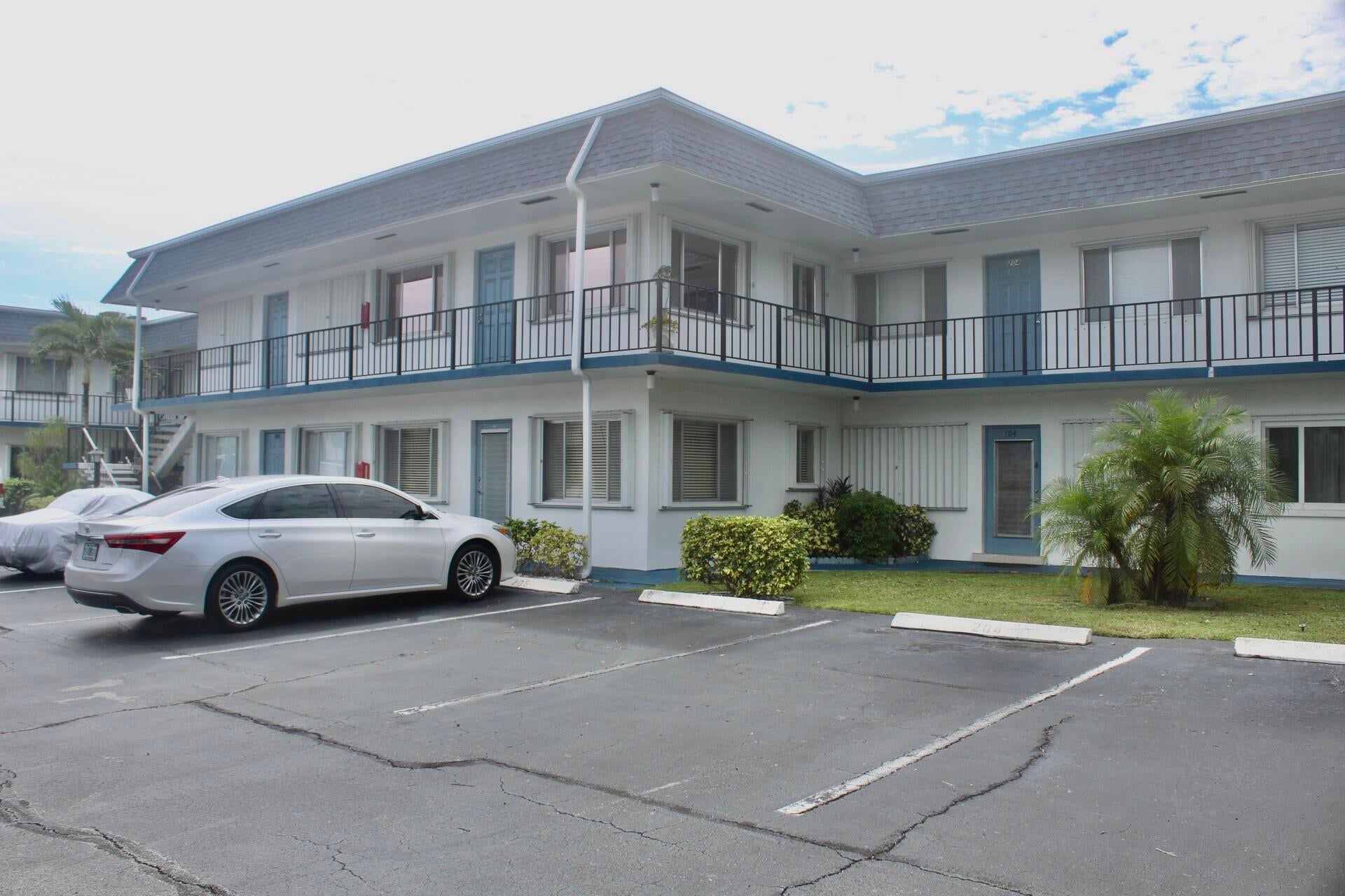 2440 Lake Osborne Drive 105