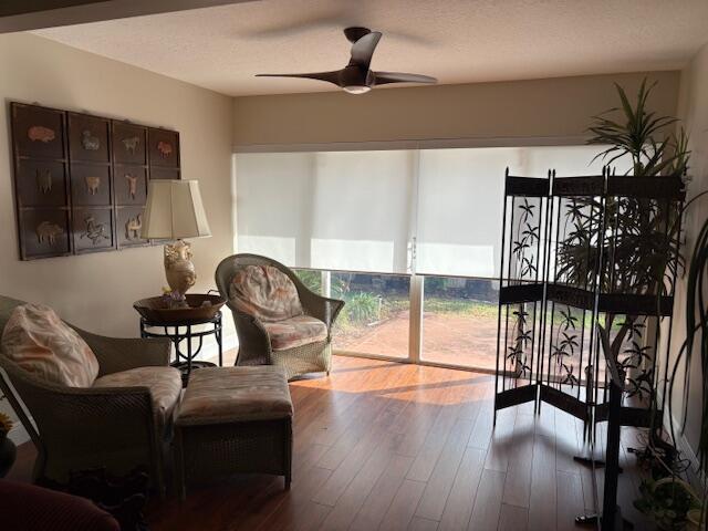 CORAL LAKES V - Residential Lease