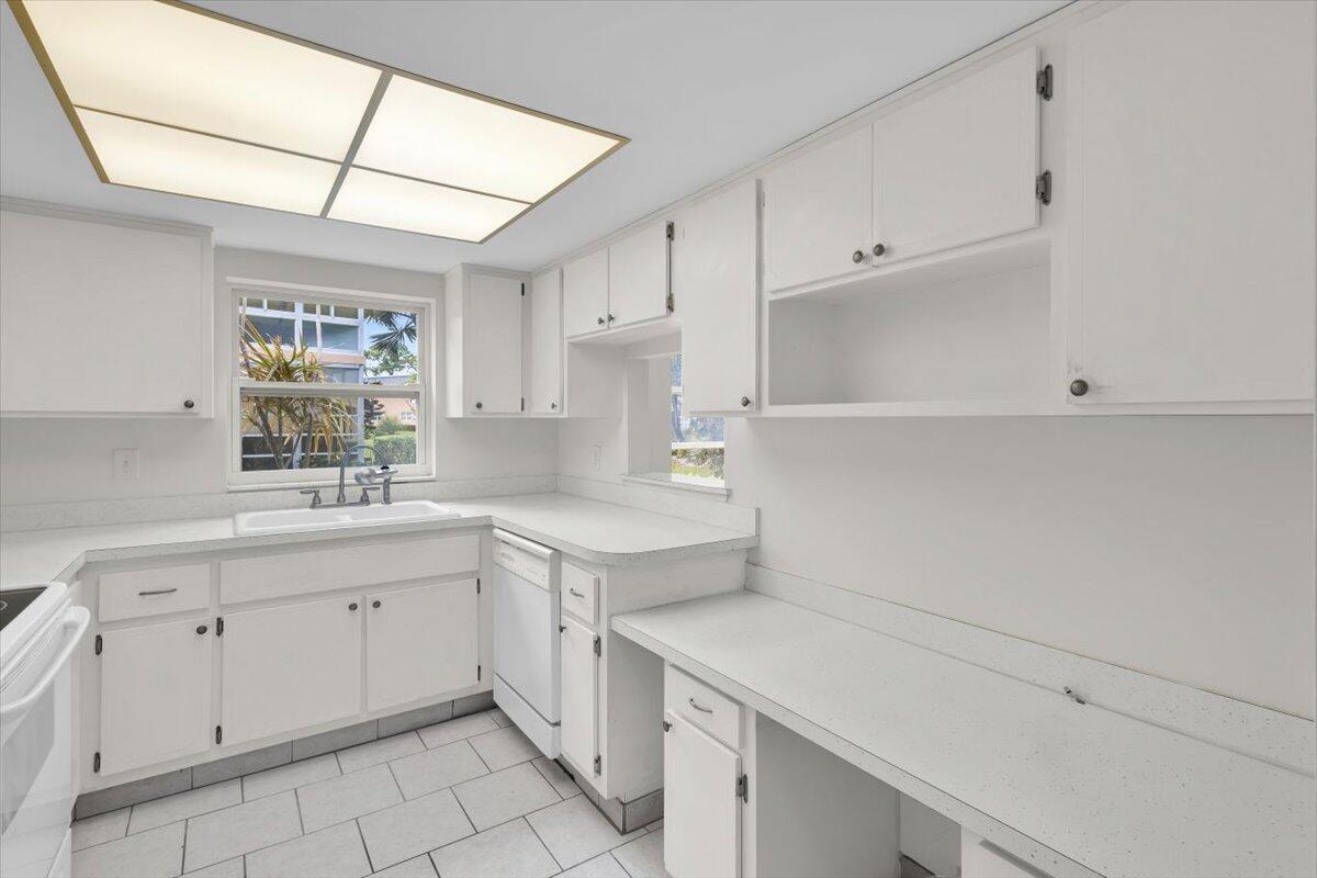 KINGSWOOD CONDO - Residential