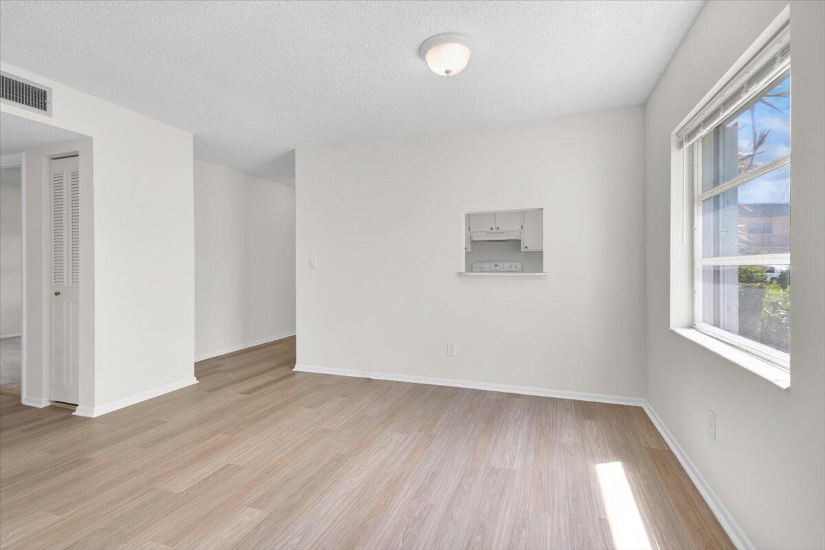 KINGSWOOD CONDO - Residential