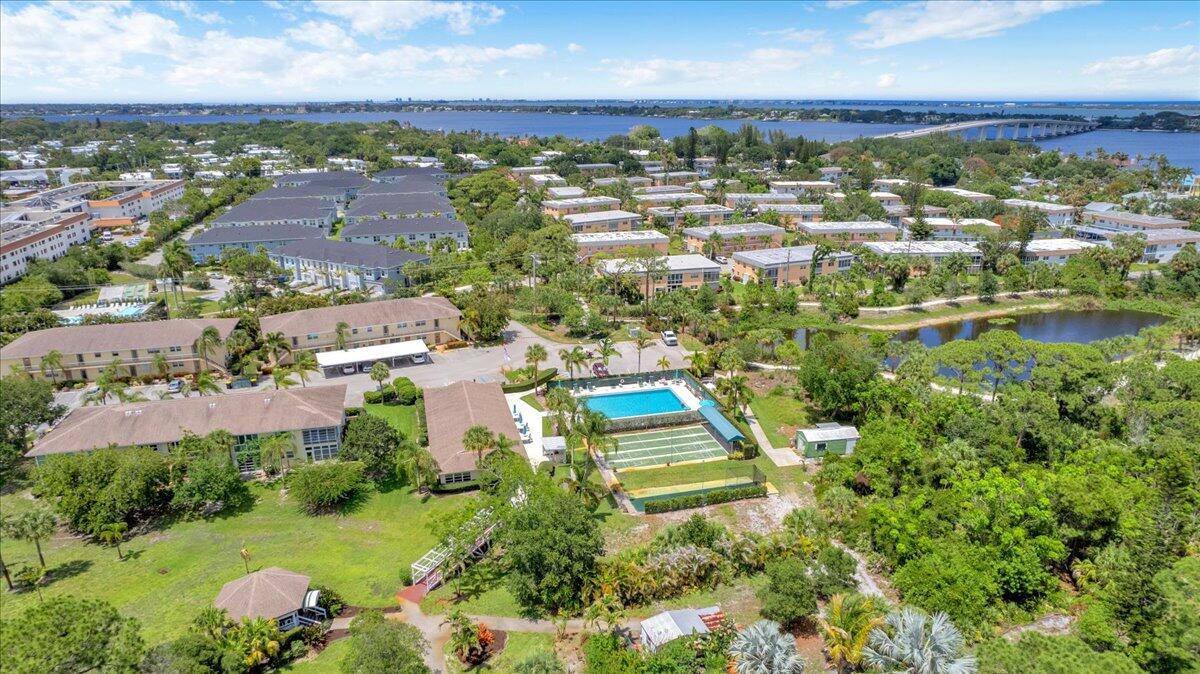 KINGSWOOD CONDO - Residential
