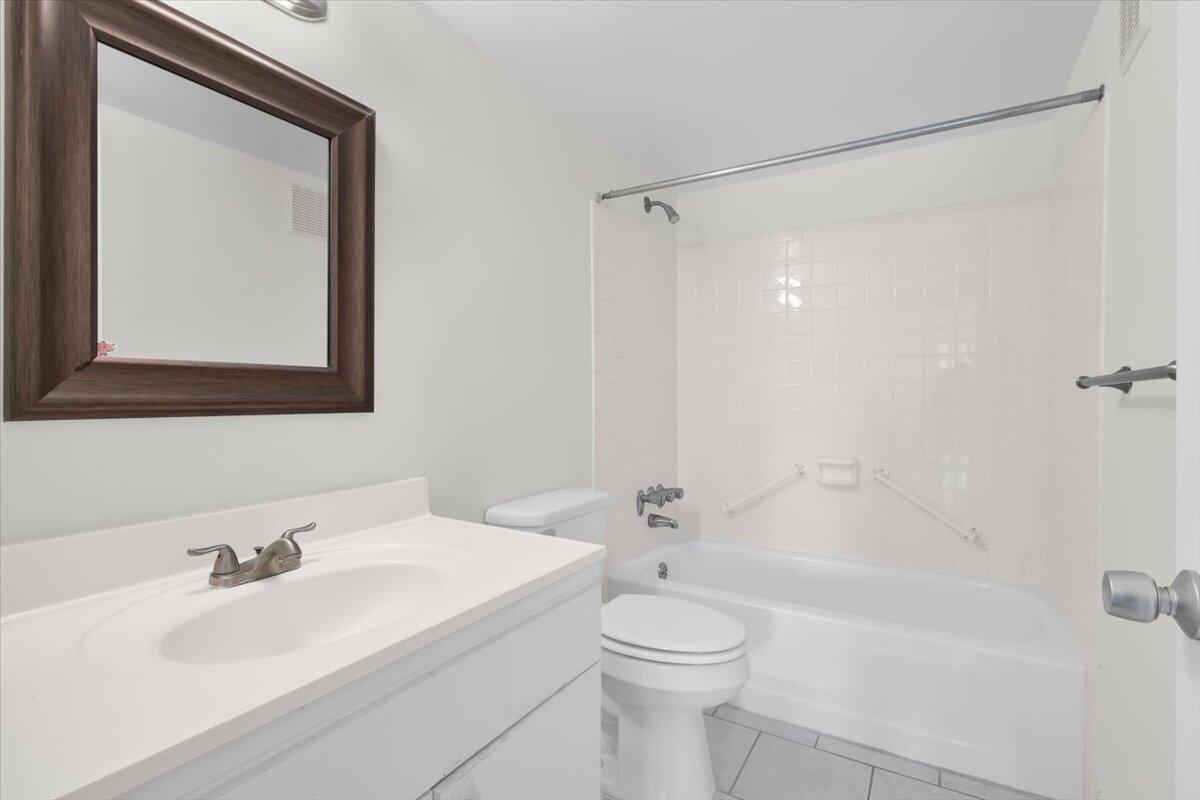 KINGSWOOD CONDO - Residential