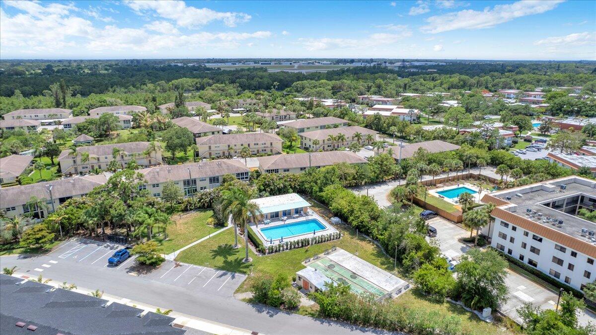 KINGSWOOD CONDO - Residential