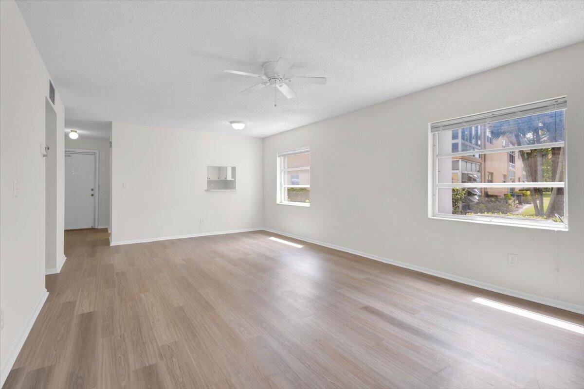 KINGSWOOD CONDO - Residential