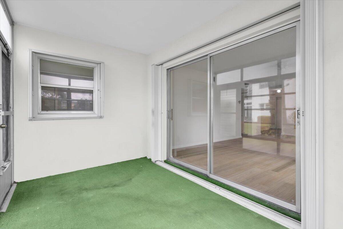 KINGSWOOD CONDO - Residential