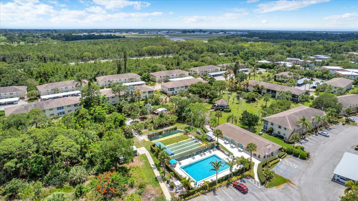 KINGSWOOD CONDO - Residential
