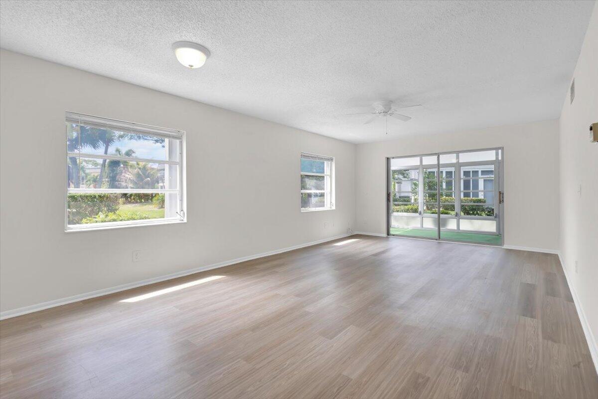 KINGSWOOD CONDO - Residential