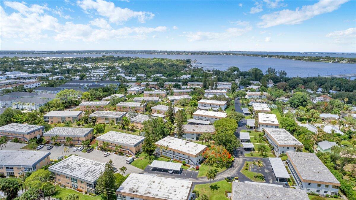 KINGSWOOD CONDO - Residential