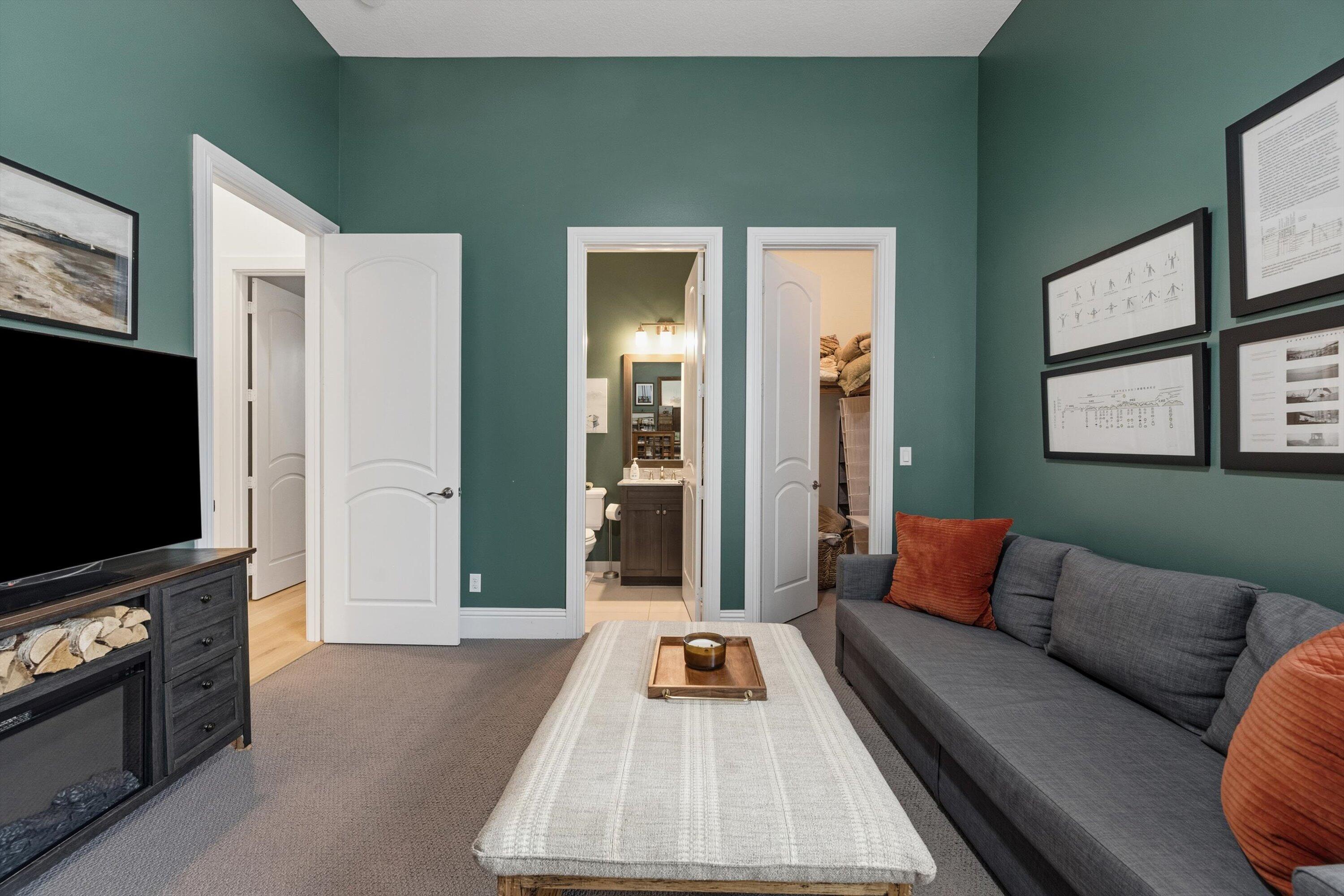 HUNTERS CHASE OF PALM BEACH POLO & COUNTRY CLUB - Residential