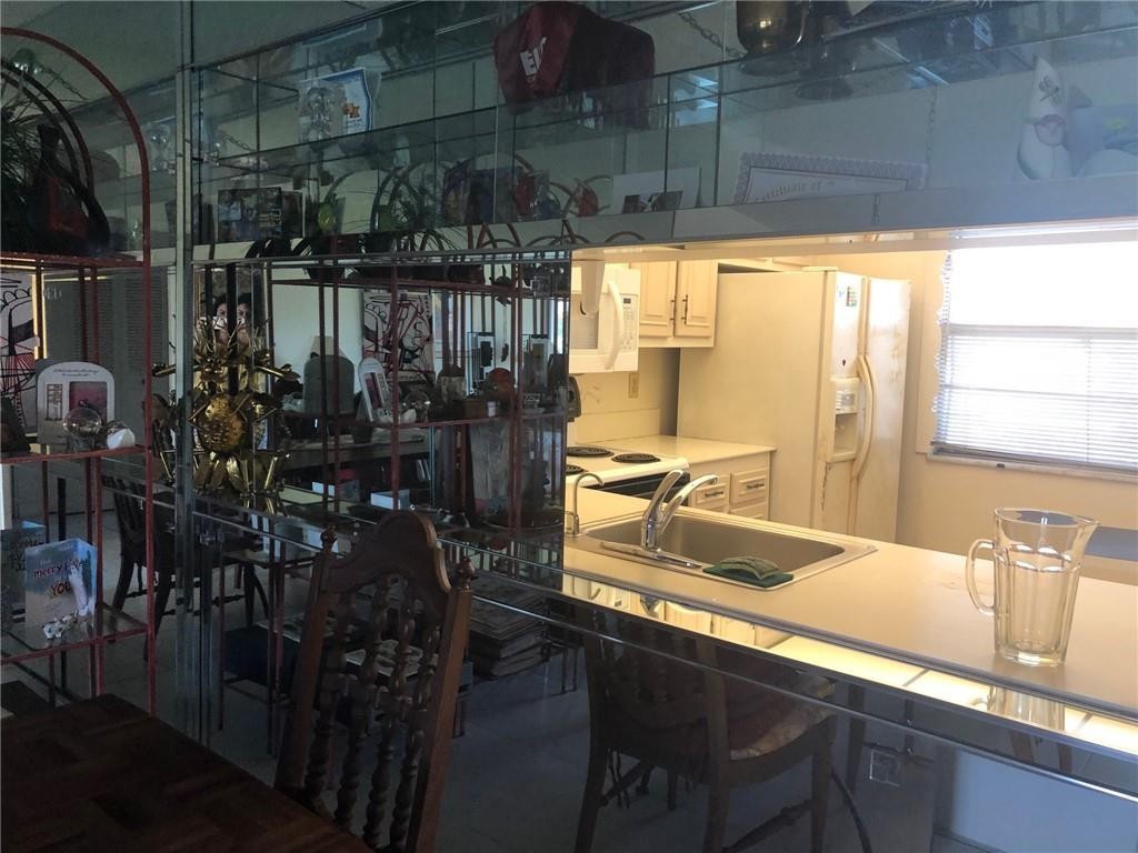 WYNMOOR VILLAGE - Residential