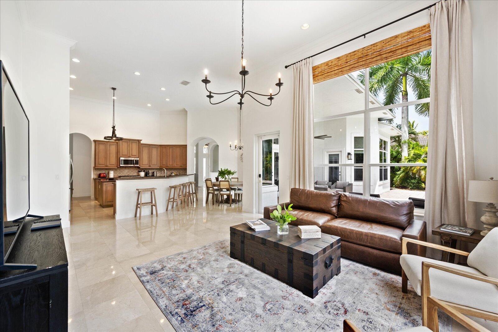 EQUESTRIAN CLUB - Residential