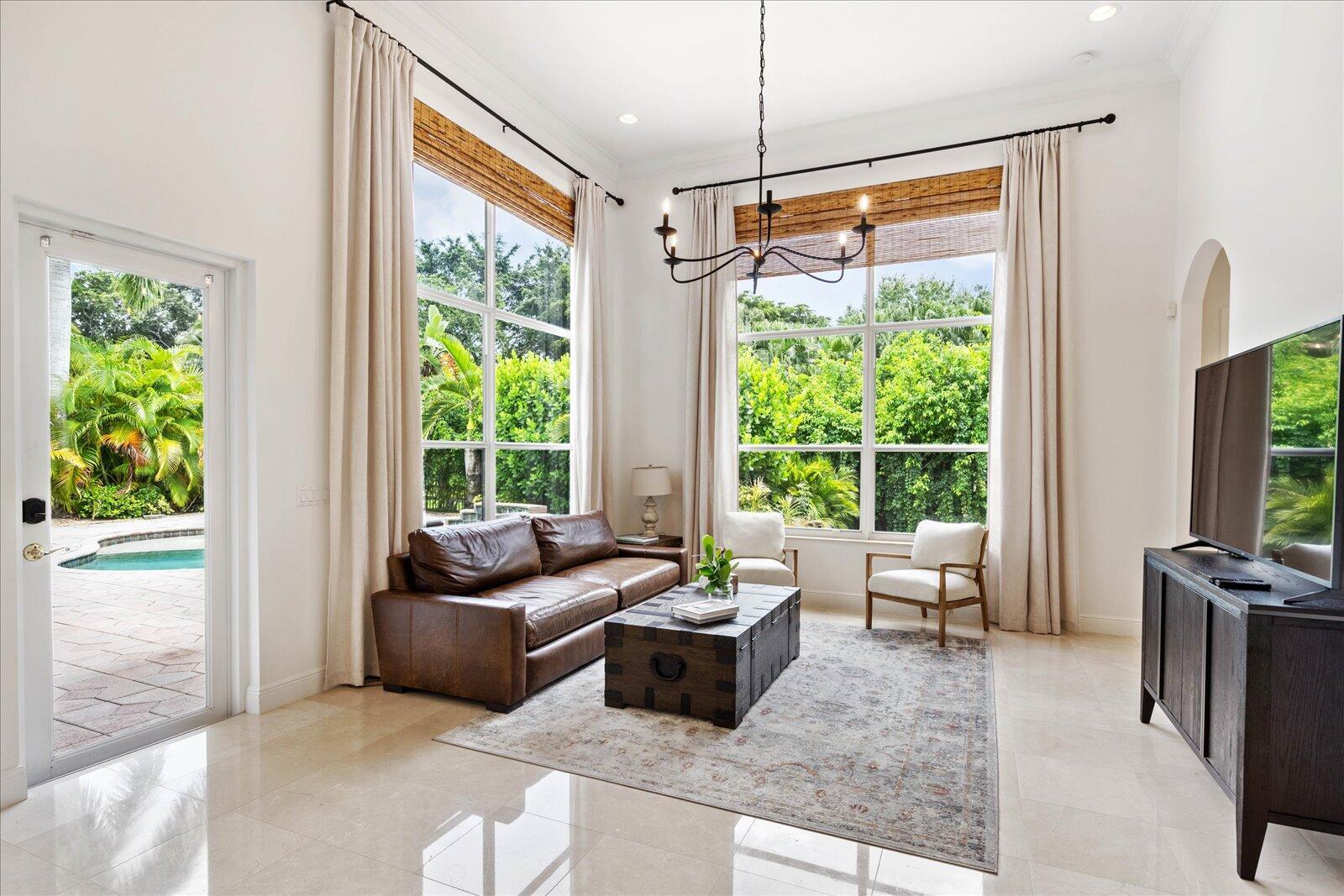 EQUESTRIAN CLUB - Residential