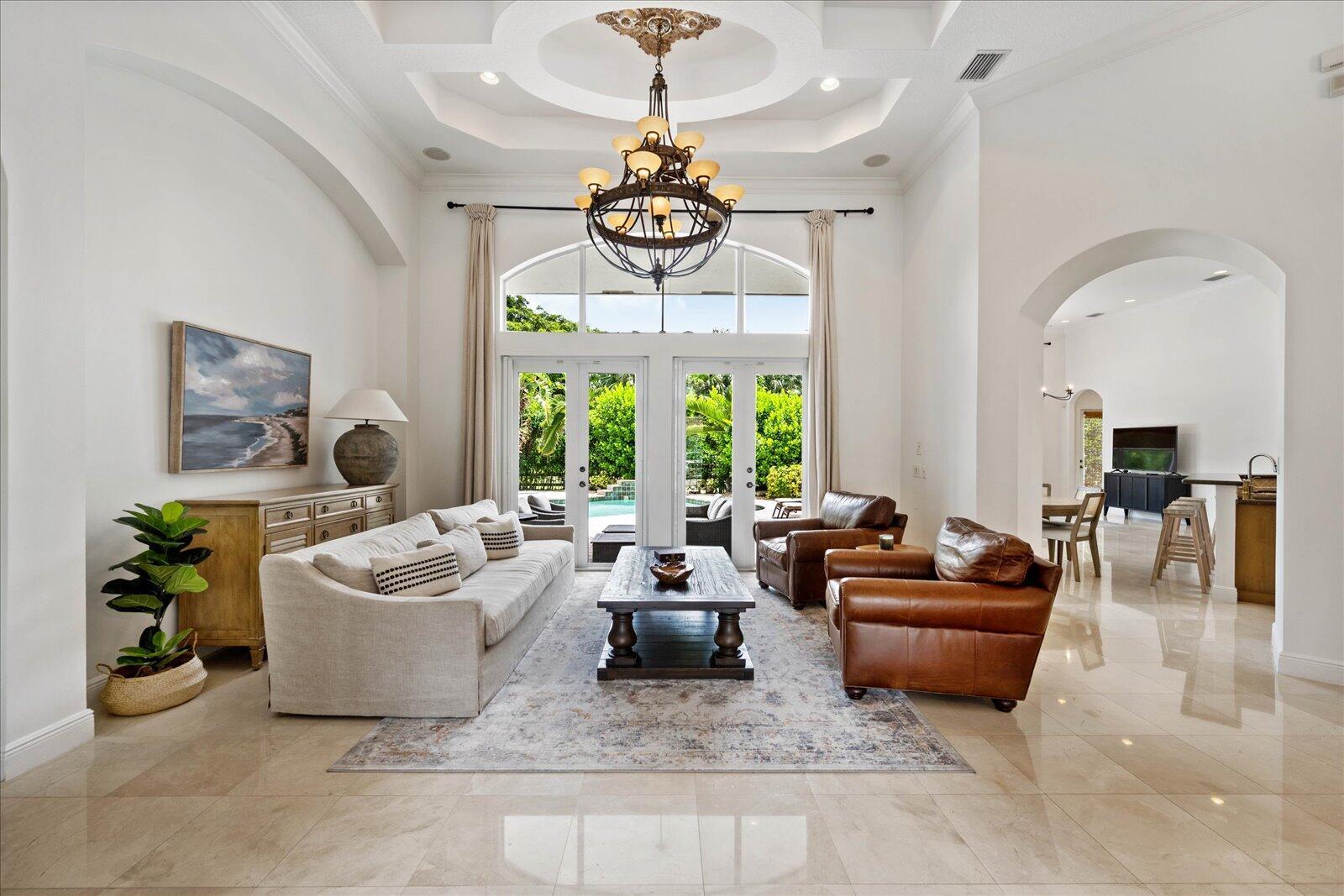 EQUESTRIAN CLUB - Residential