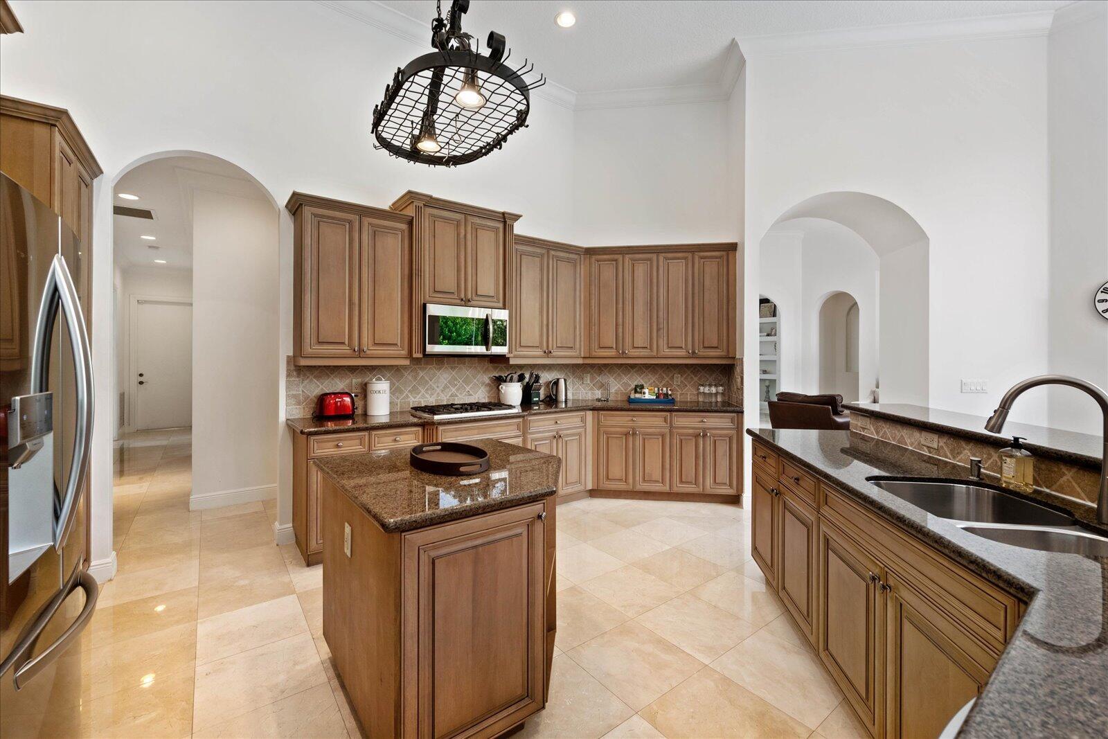 EQUESTRIAN CLUB - Residential