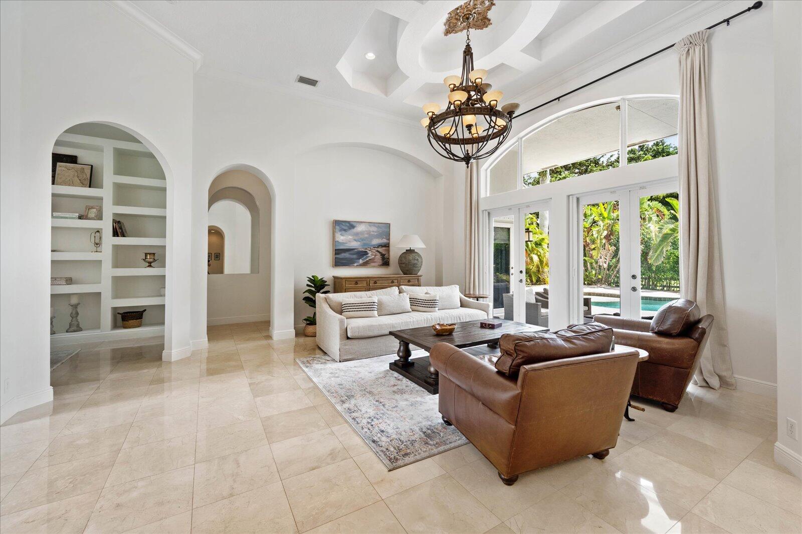 EQUESTRIAN CLUB - Residential