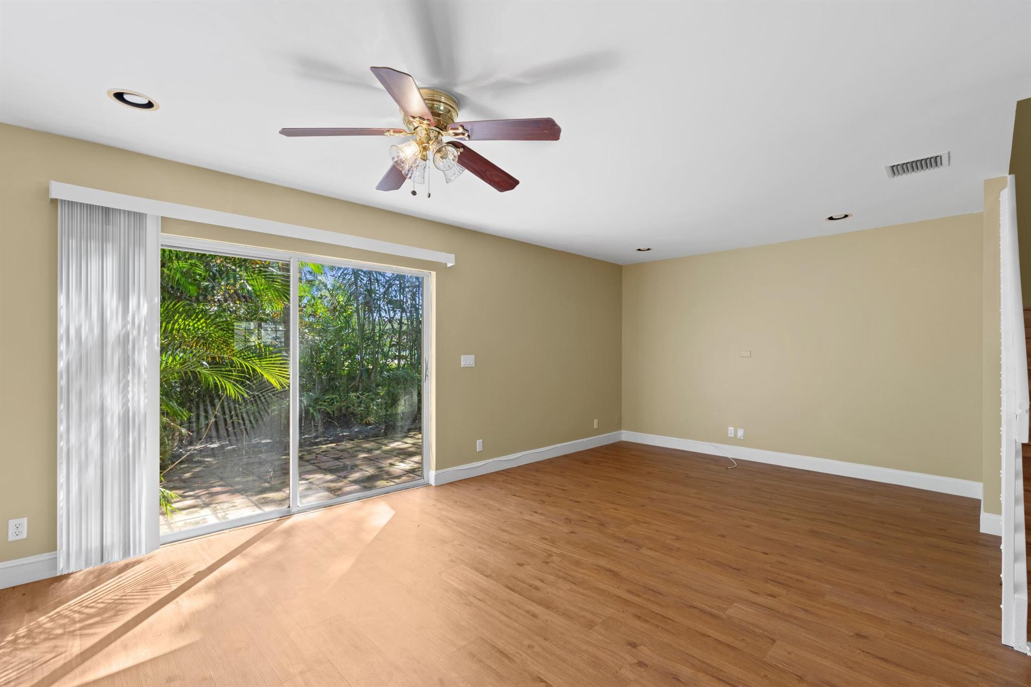 OLYMPIA & YORK RESIDENTIA - Residential Lease