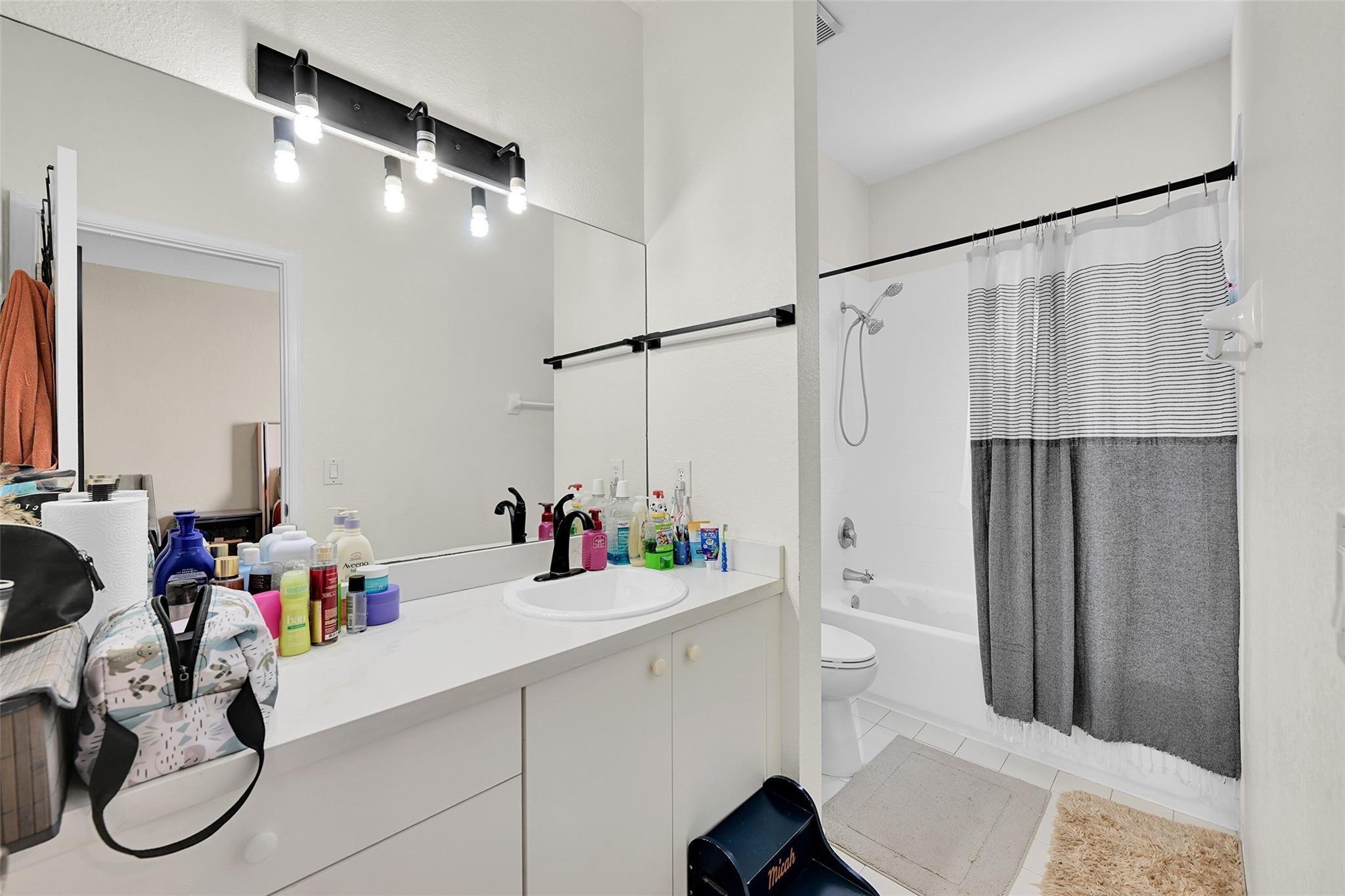 Aztec - Residential Lease