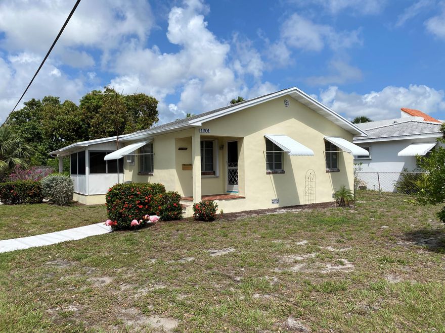 LOWEST PRICED HOME IN THE NEIGHBORHOOD, PERIOD.  THE OPPORTUNITIES ARE PLENTIFUL.  LOCATED IN THE HIGHLY DESIRABLE PARROT COVE NEIGHBORHOOD.