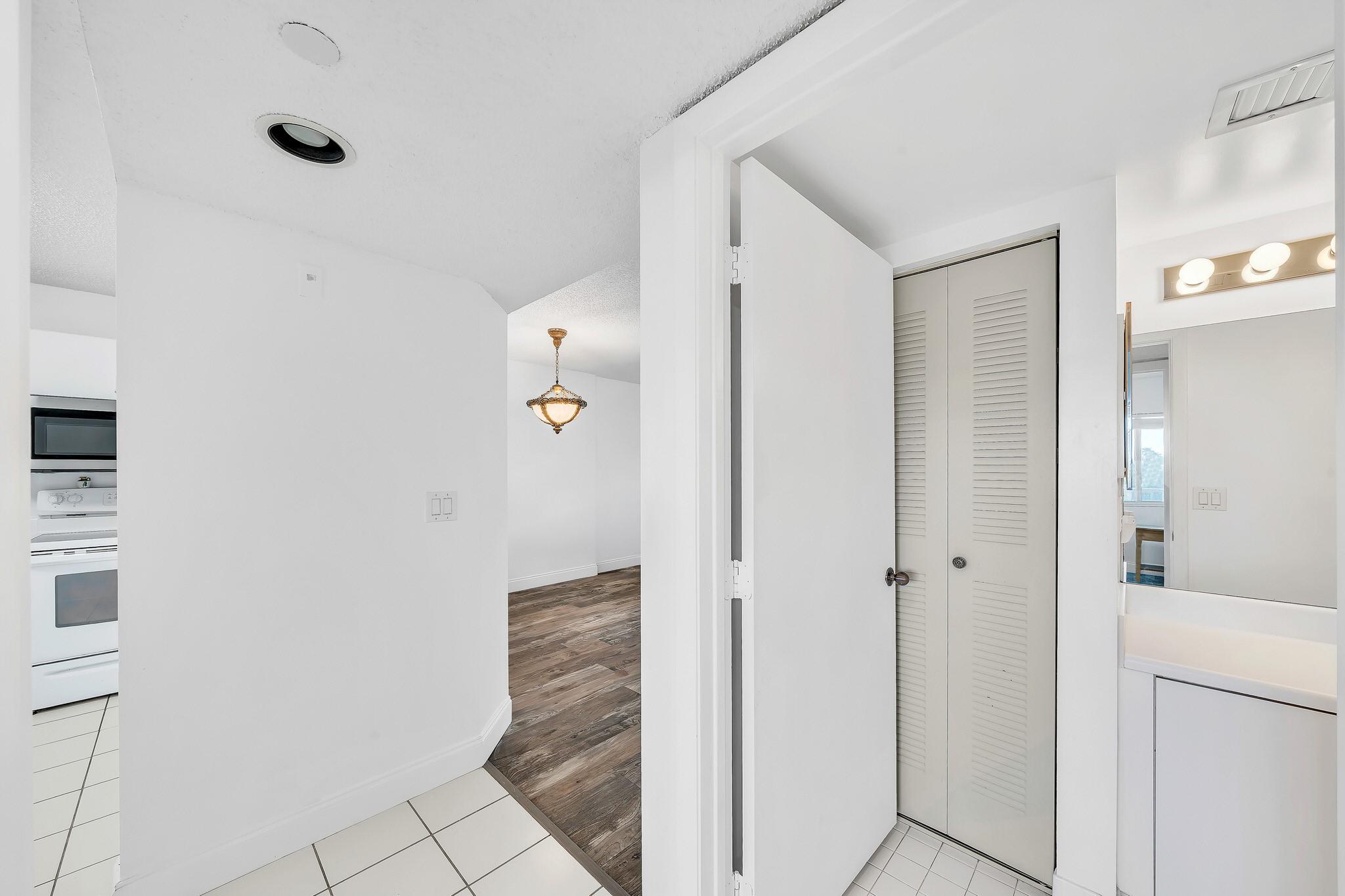 Kings Point Weldon Condo - Residential