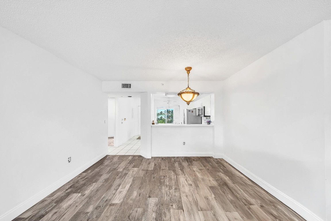 Kings Point Weldon Condo - Residential