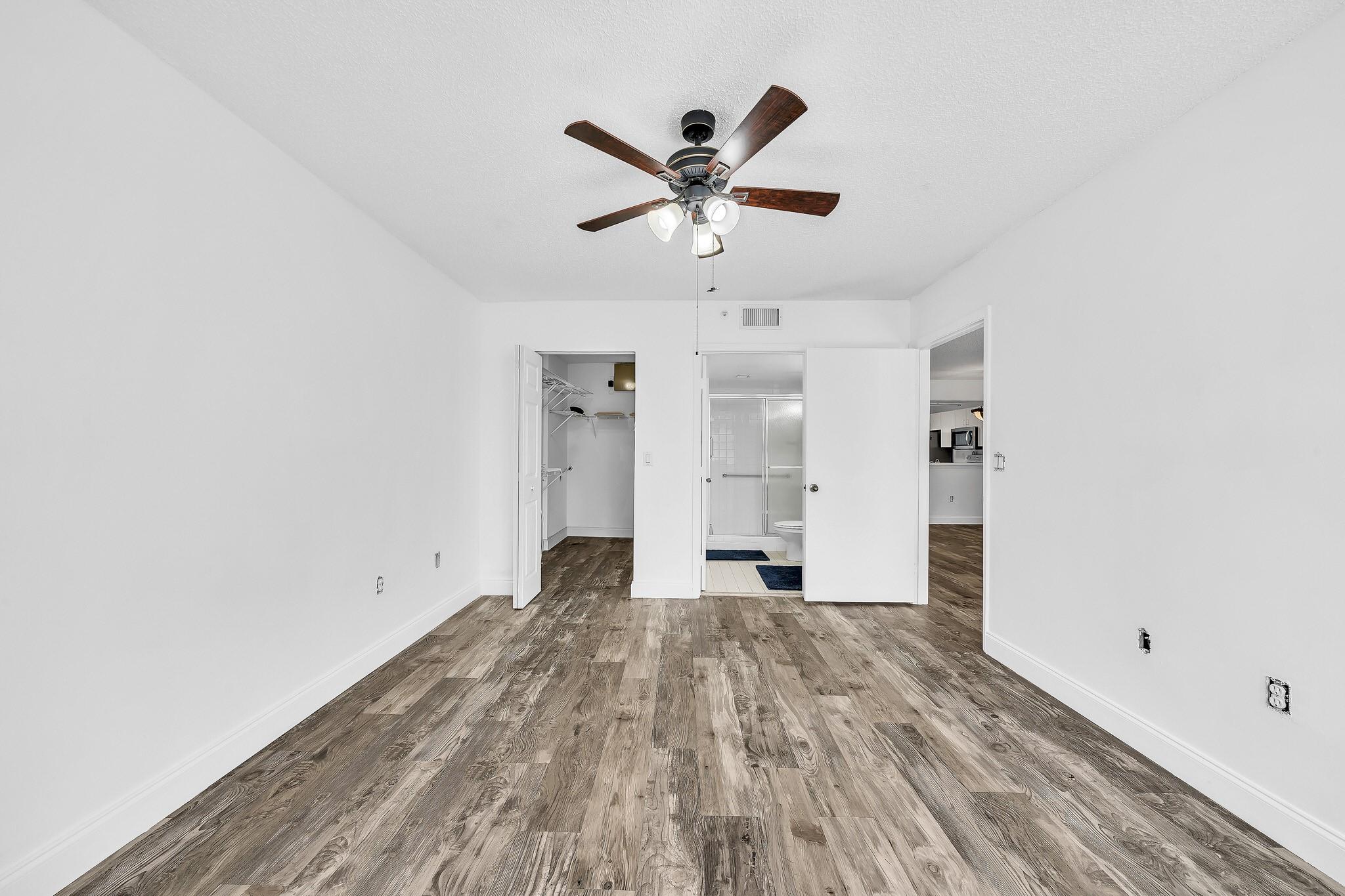 Kings Point Weldon Condo - Residential