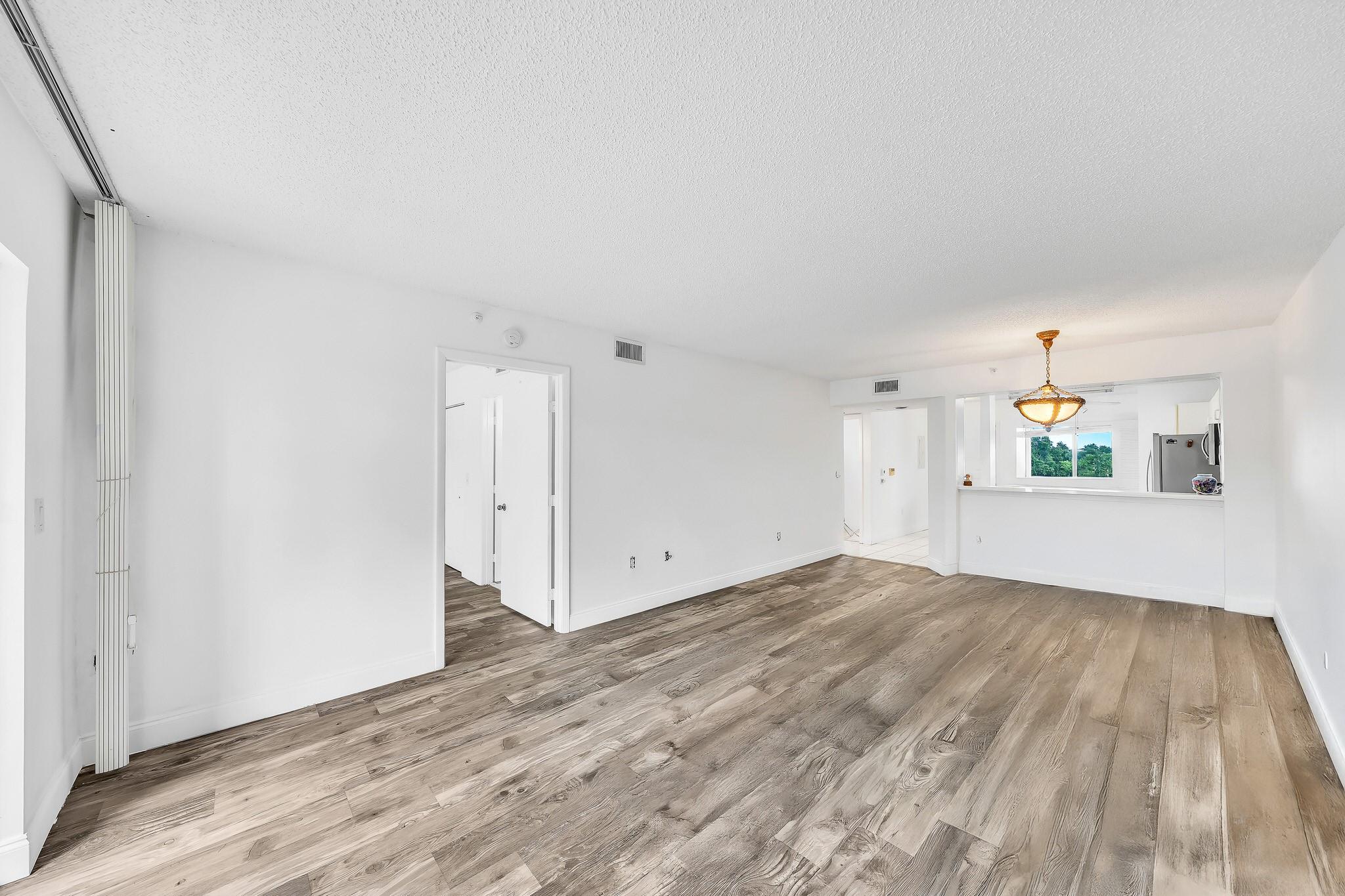 Kings Point Weldon Condo - Residential