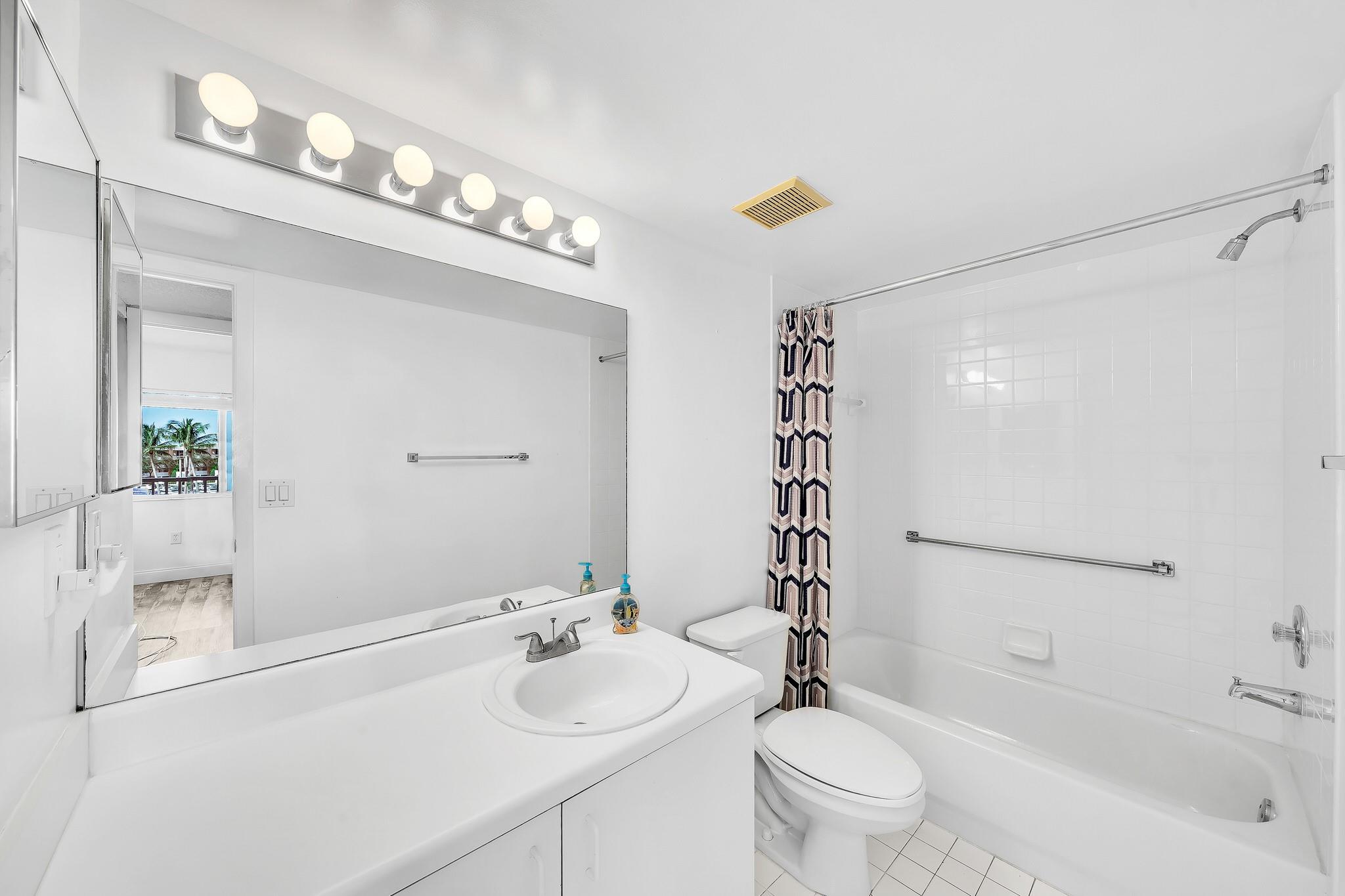 Kings Point Weldon Condo - Residential