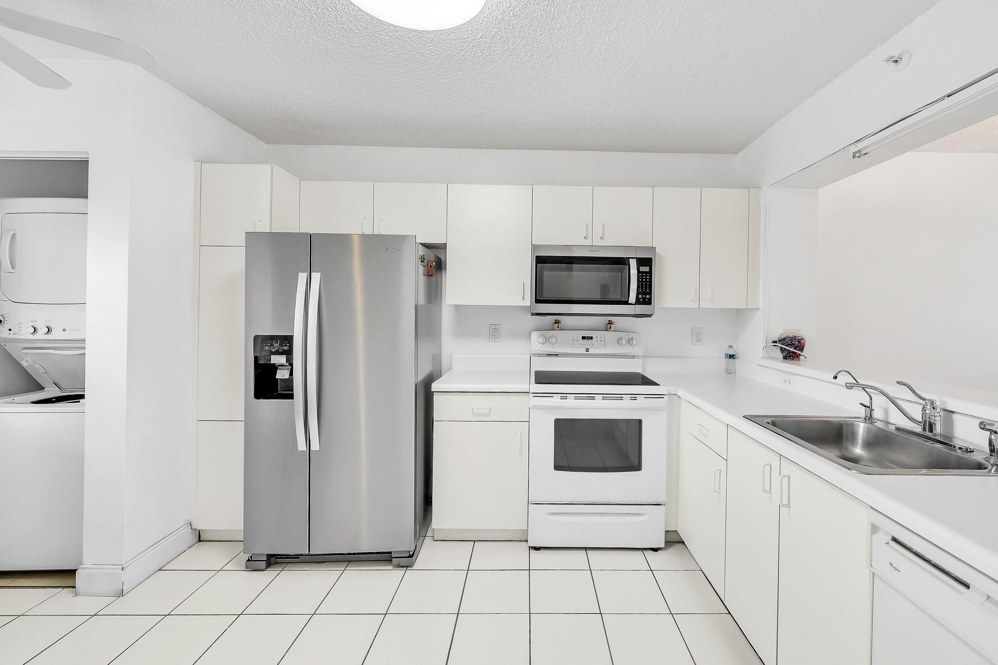 Kings Point Weldon Condo - Residential