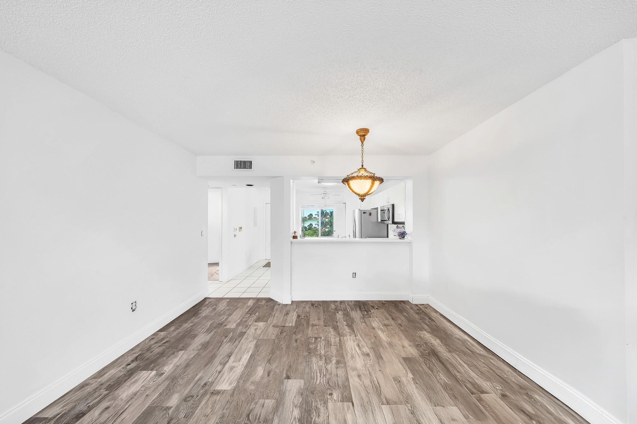 Kings Point Weldon Condo - Residential