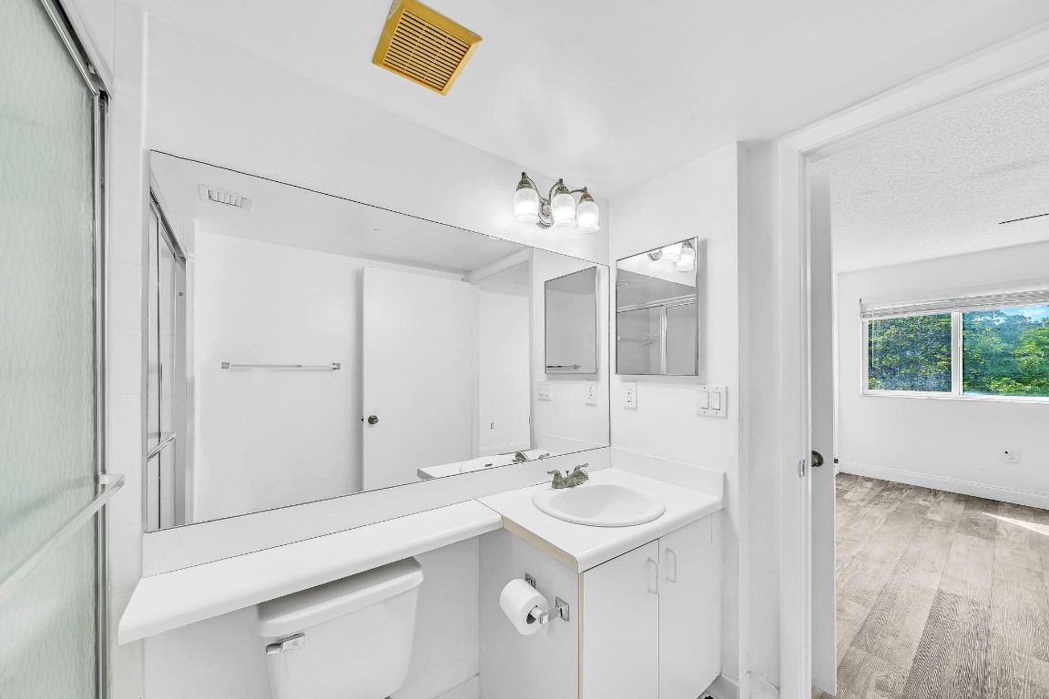 Kings Point Weldon Condo - Residential