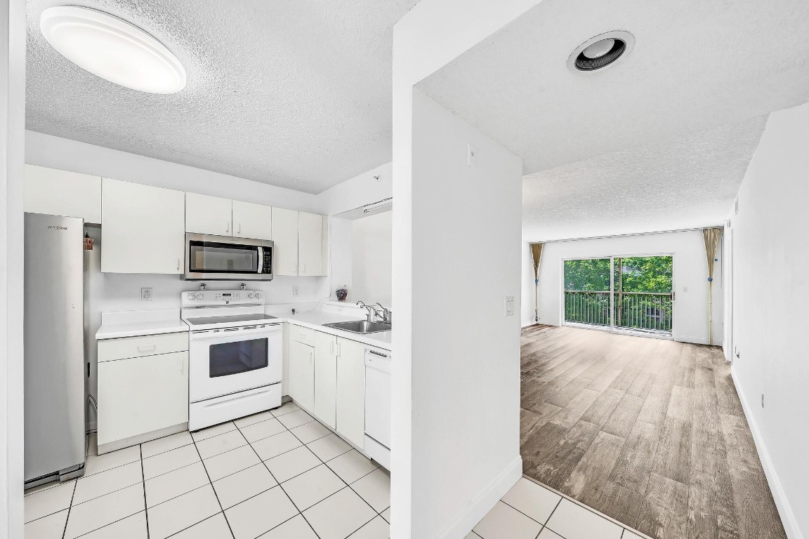 Kings Point Weldon Condo - Residential