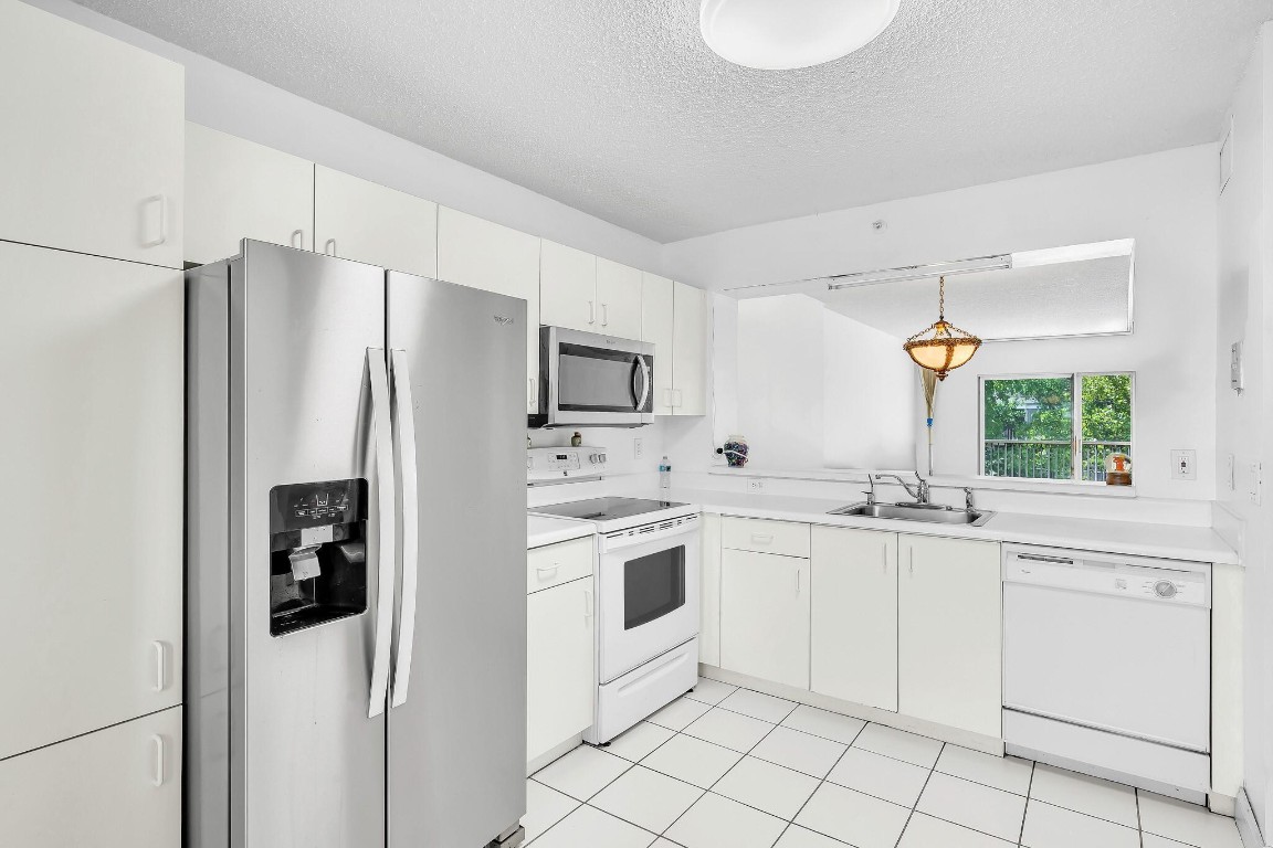 Kings Point Weldon Condo - Residential