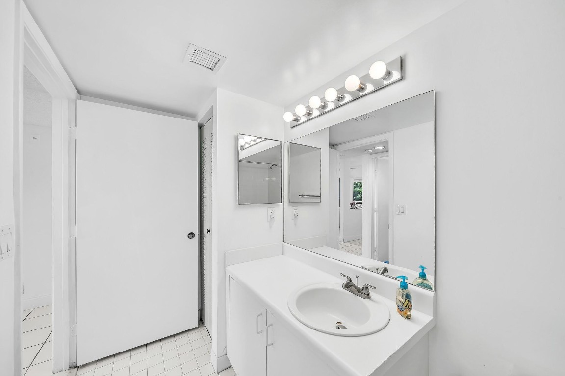 Kings Point Weldon Condo - Residential