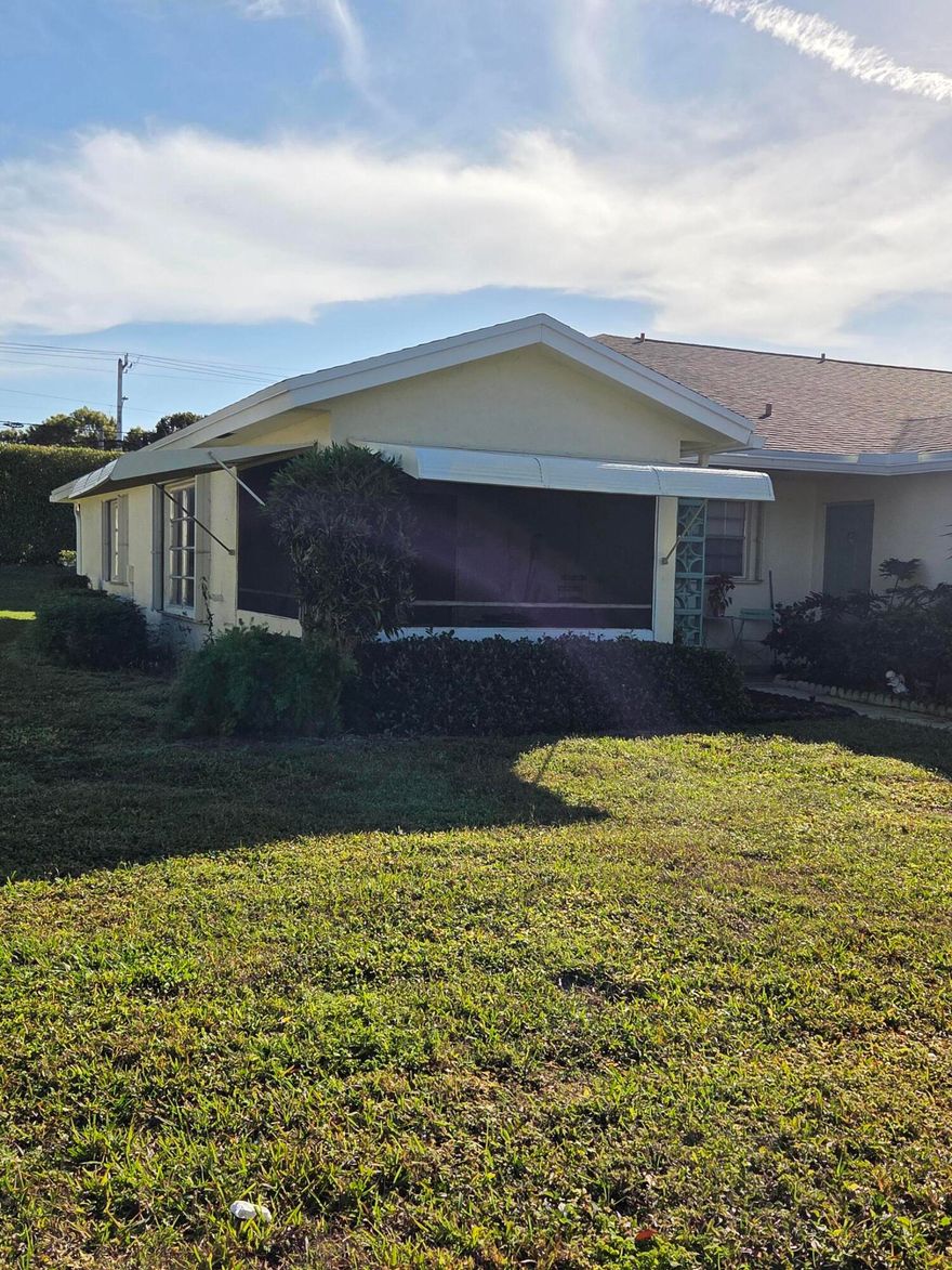 NEW PRICE FOR FAST CLOSING!!!  Perfect for a snowbirds & empty nesters! High Point West Sec 1 is an active 55+ community in Delray Beach. 5 miles to Beach!! Close to shopping/restaurants! This villa has 2-bedrooms, 2-baths,  On a corner lot providing lots of natural light. Open-concept living area. Both bedrooms are exceptionally large with wall to wall closets. Large walk-in storage closet too.   This unit has accordion shutters and clamshells for hurricane protection. New roof. HPW1 has newly updated clubhouse, game room, pickle ball courts, tennis, shuffleboard. and outdoor pool with large patio area. Well maintained community, fiscally responsible condo board keeping very reasonable condo fees! Very active social life:  numerous clubs, game nights, classes, crafts and trips!!