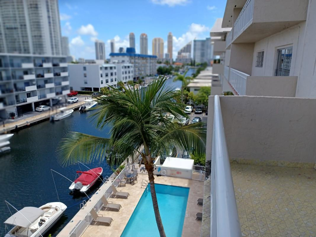 BAYVIEW POINT SOUTH CONDO - Residential Lease