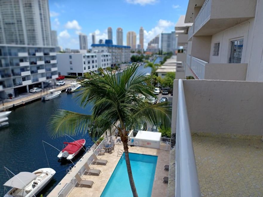 Beautiful Condo waiting for the right person, You! This spacious 1/1 on the 5th floor comes with spacious living / dinning area, full kitchen and appliances with lots of cabinet space. Master bedroom is spacious and has private bathroom entrance. Bathroom has room for extra furniture lake a make-up mirror and has a second entrance from the living area. For those beautiful sunrises over the ocean you can enjoy your coffee on the balcony with a spectacular view of the skyline. Central A/C.