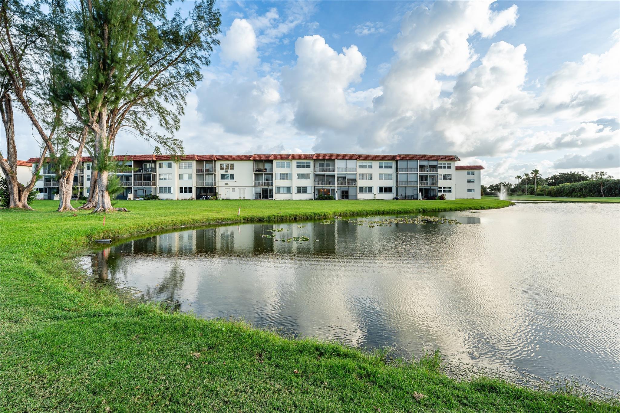 Hollybrook Golf & Tennis - Residential