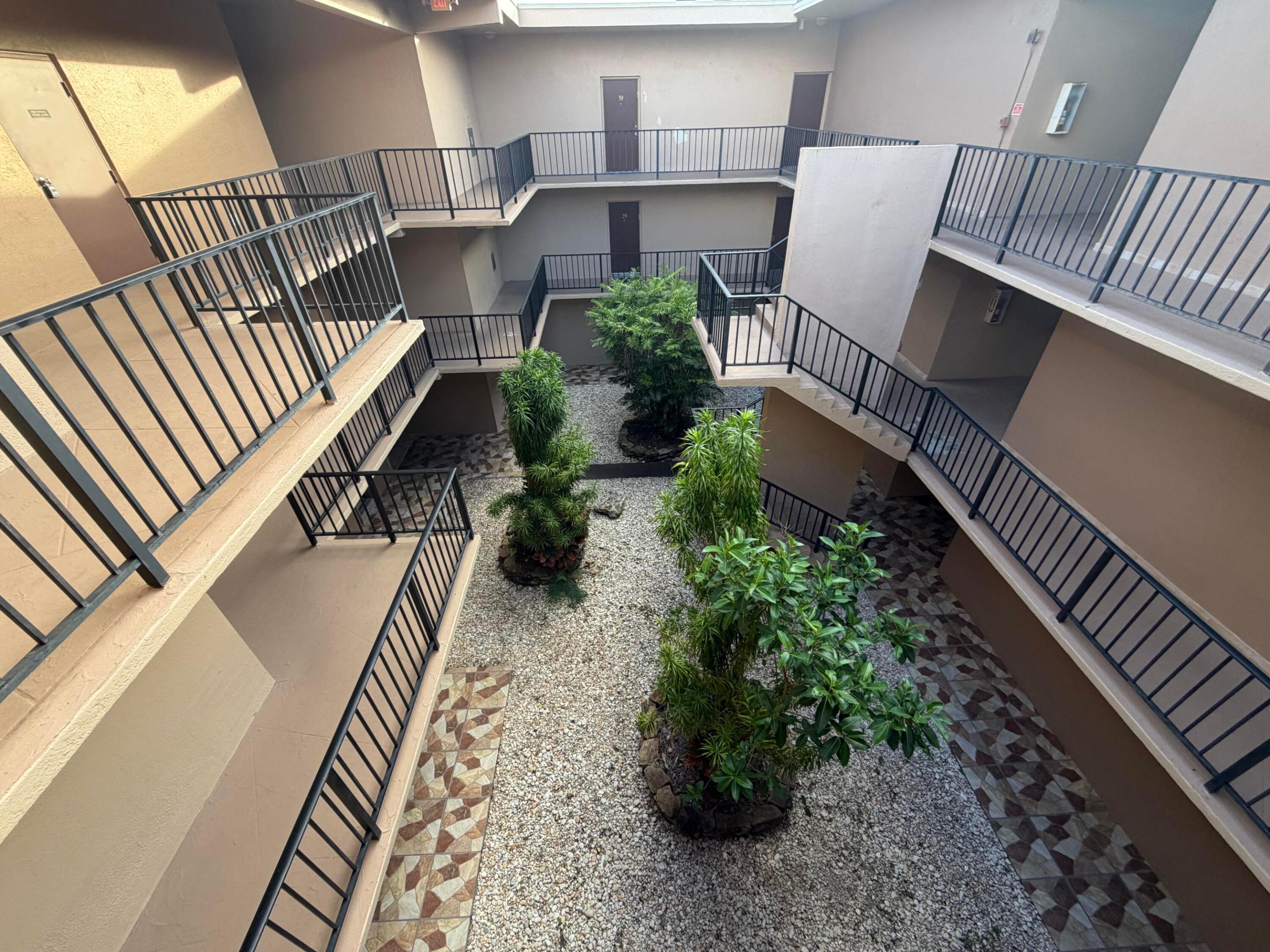 EMERALD HILLS C C APTS CONDO - Residential