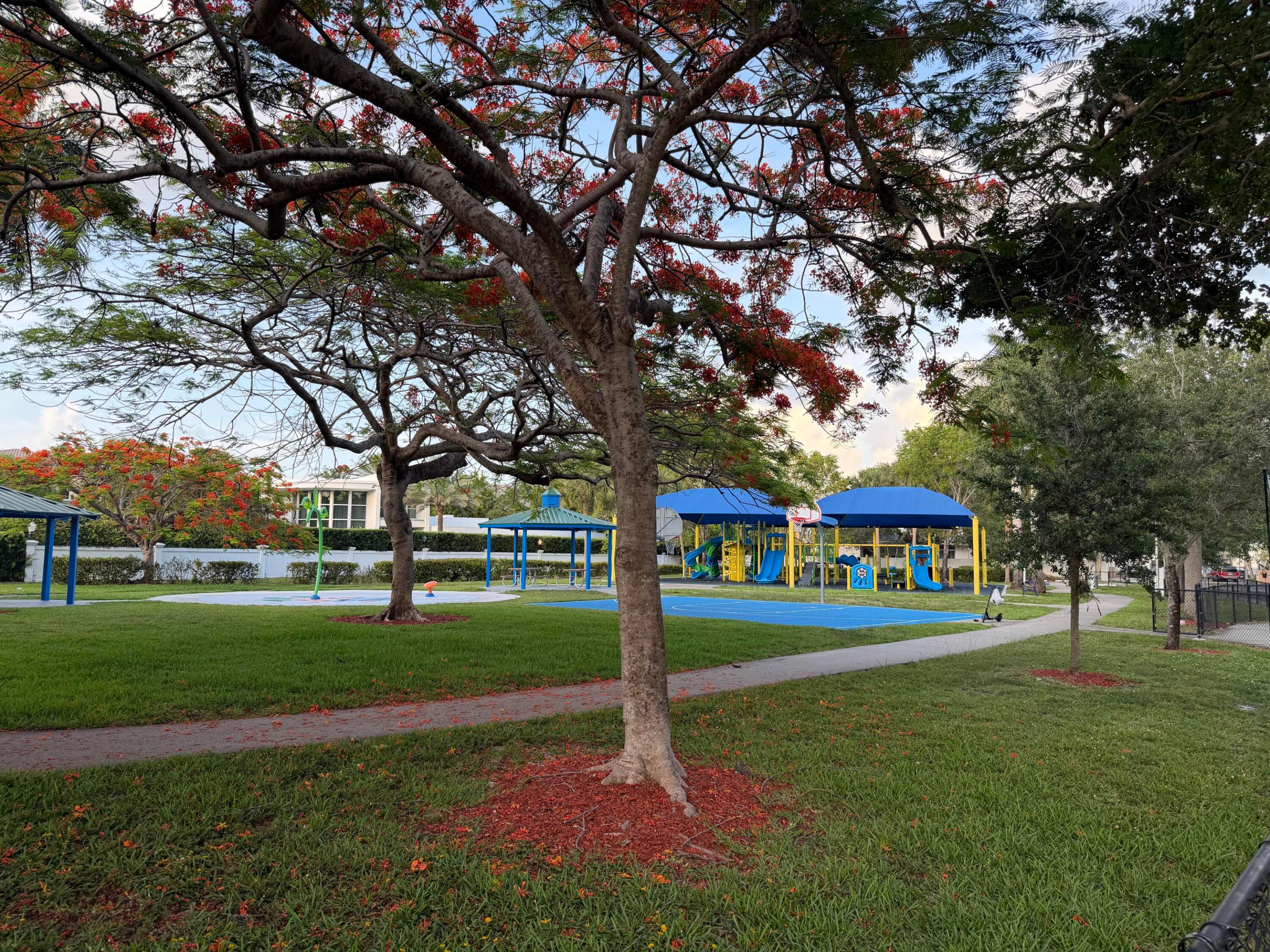 EMERALD HILLS C C APTS CONDO - Residential