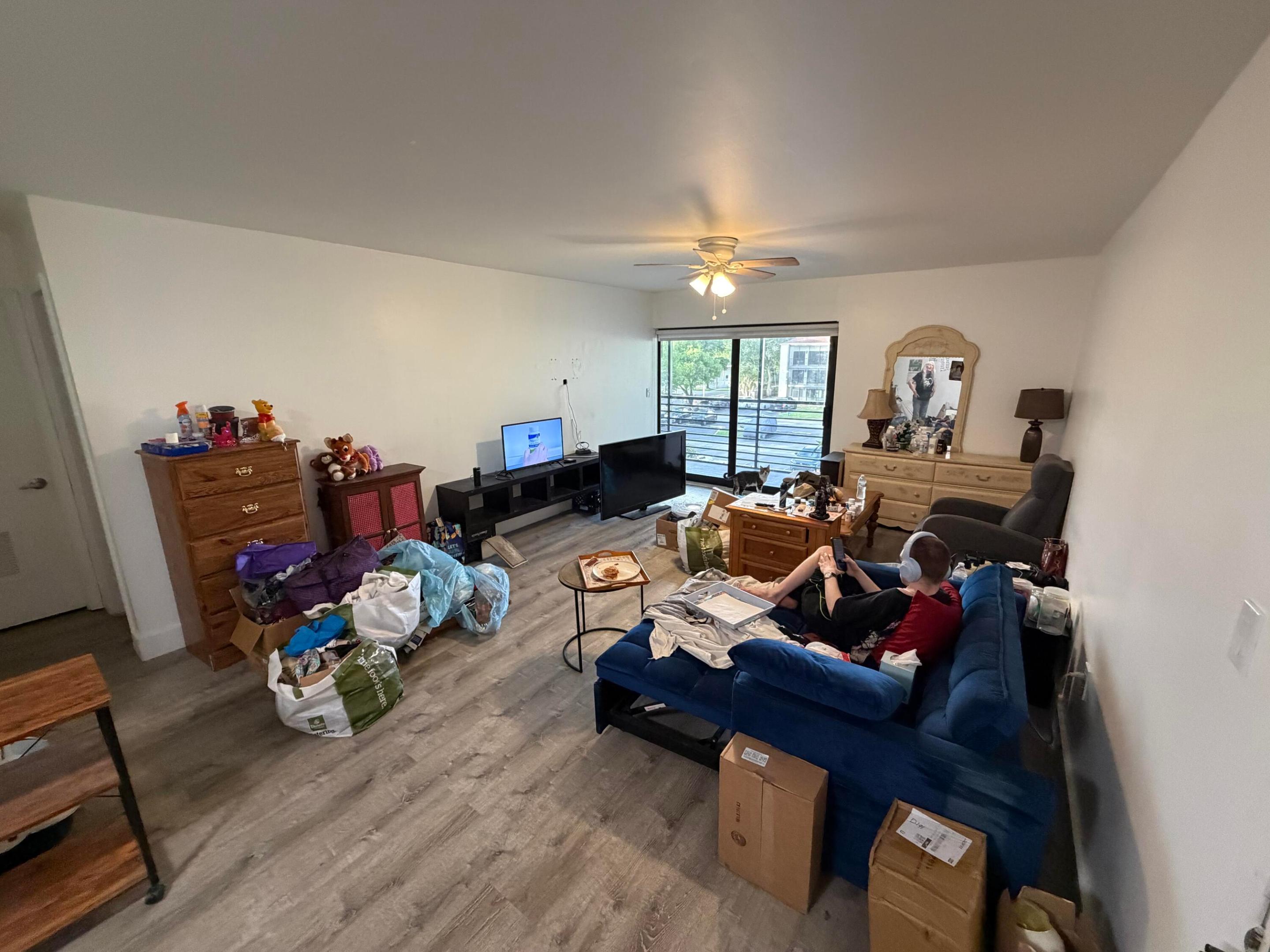 EMERALD HILLS C C APTS CONDO - Residential