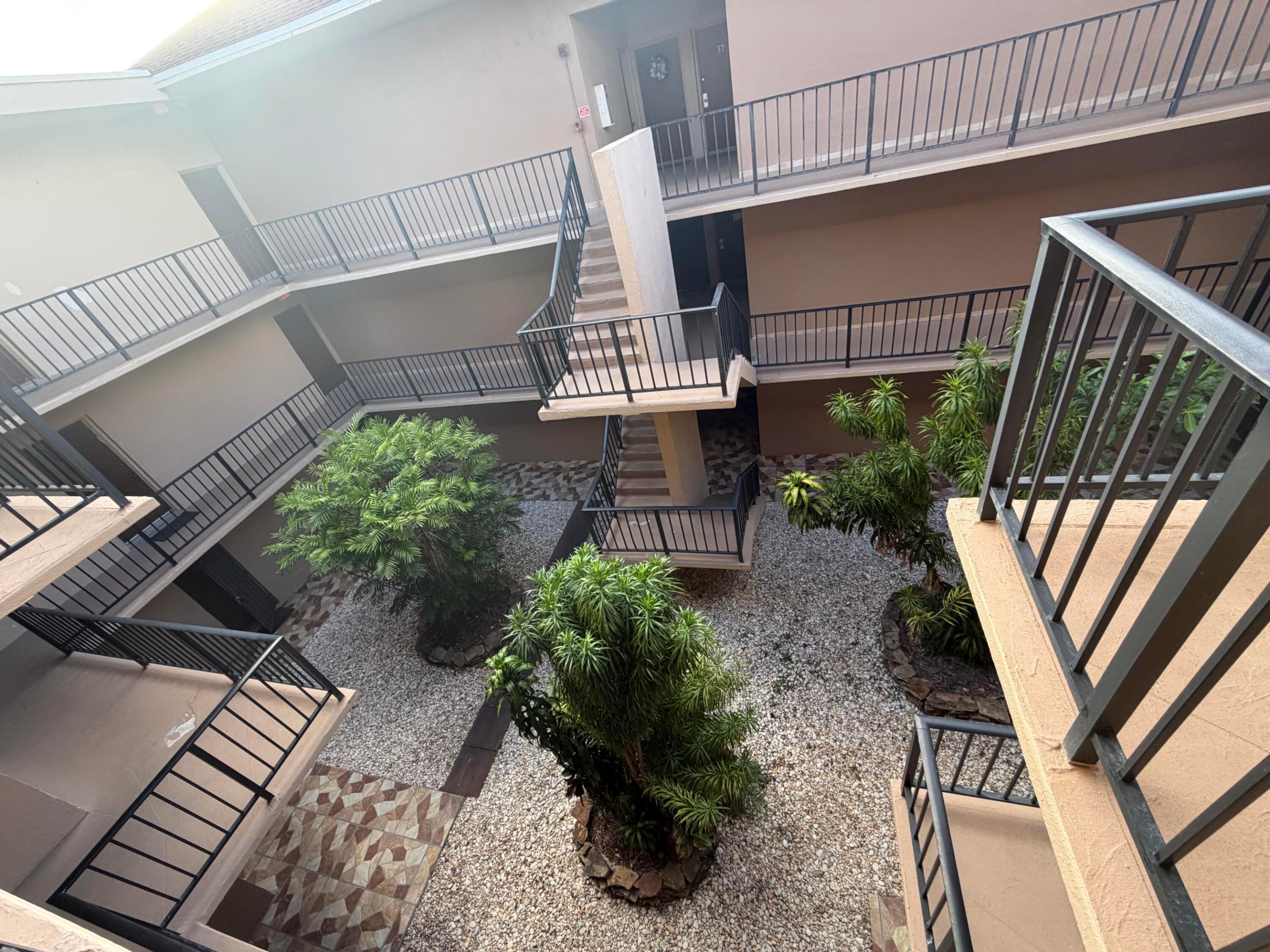 4040 N Hills Drive 35
