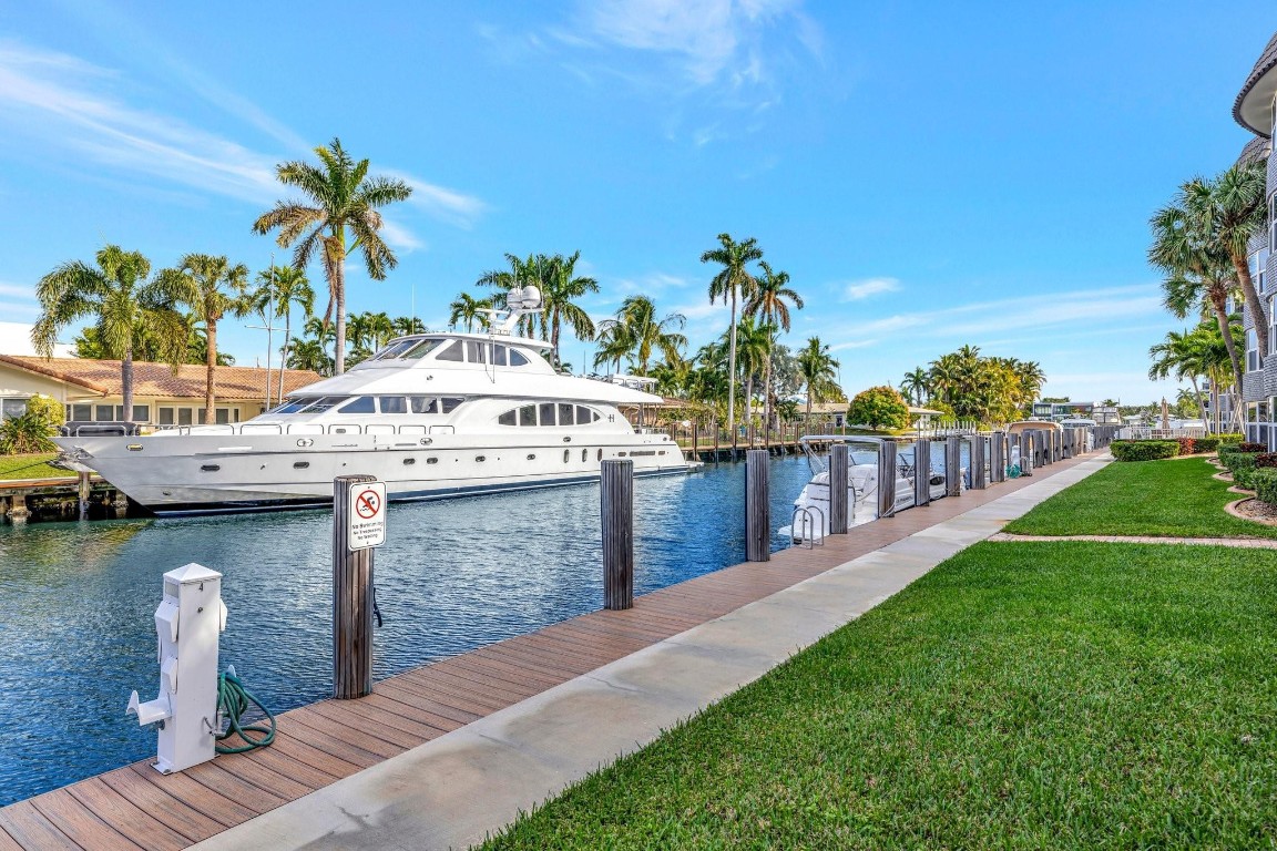 3111 NE 51st Street 205