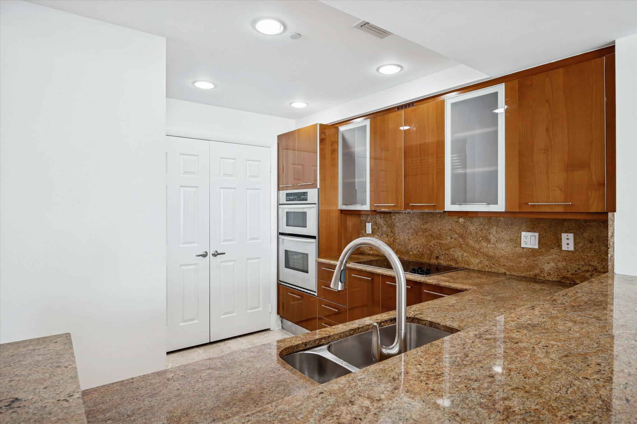 PORT CONDO - Residential Lease