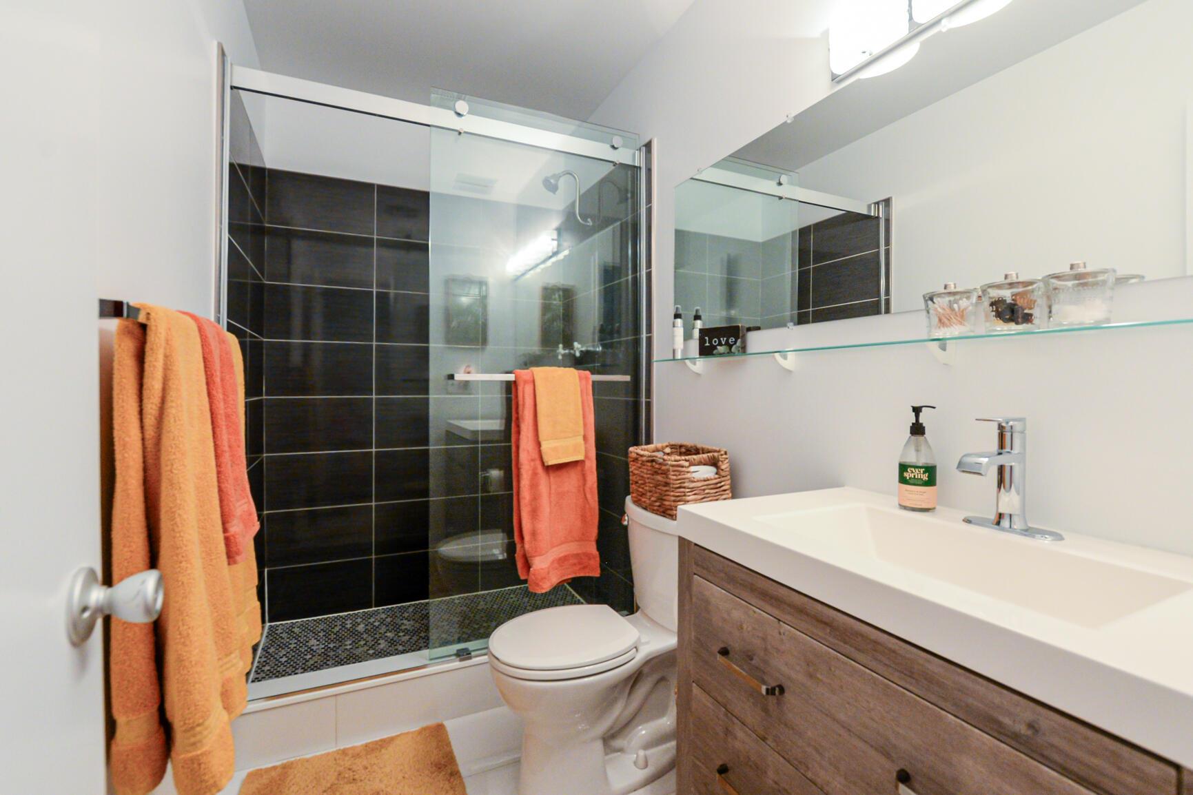 CEDAR POINTE CONDO VILLAGE 8 - Residential