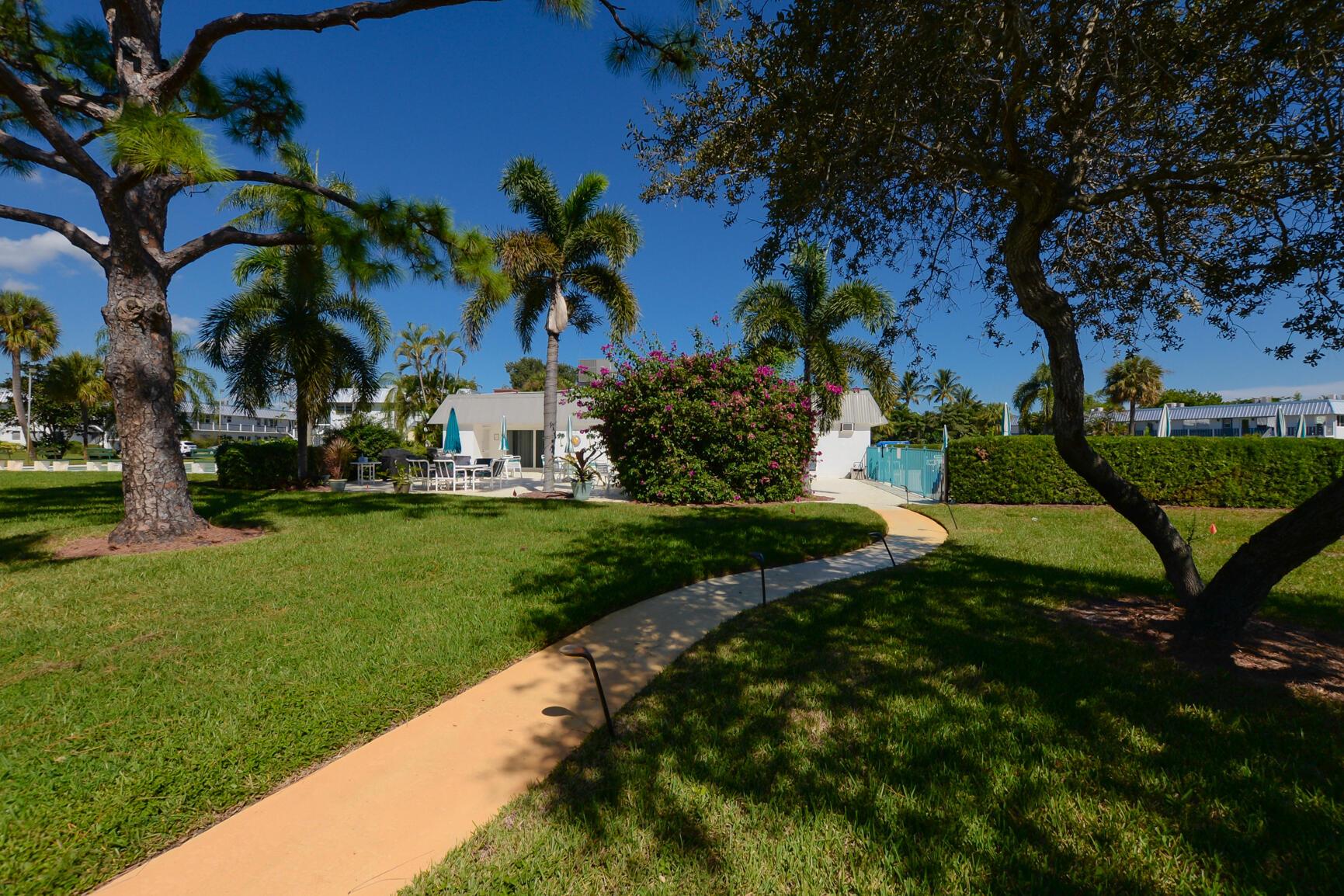 CEDAR POINTE CONDO VILLAGE 8 - Residential